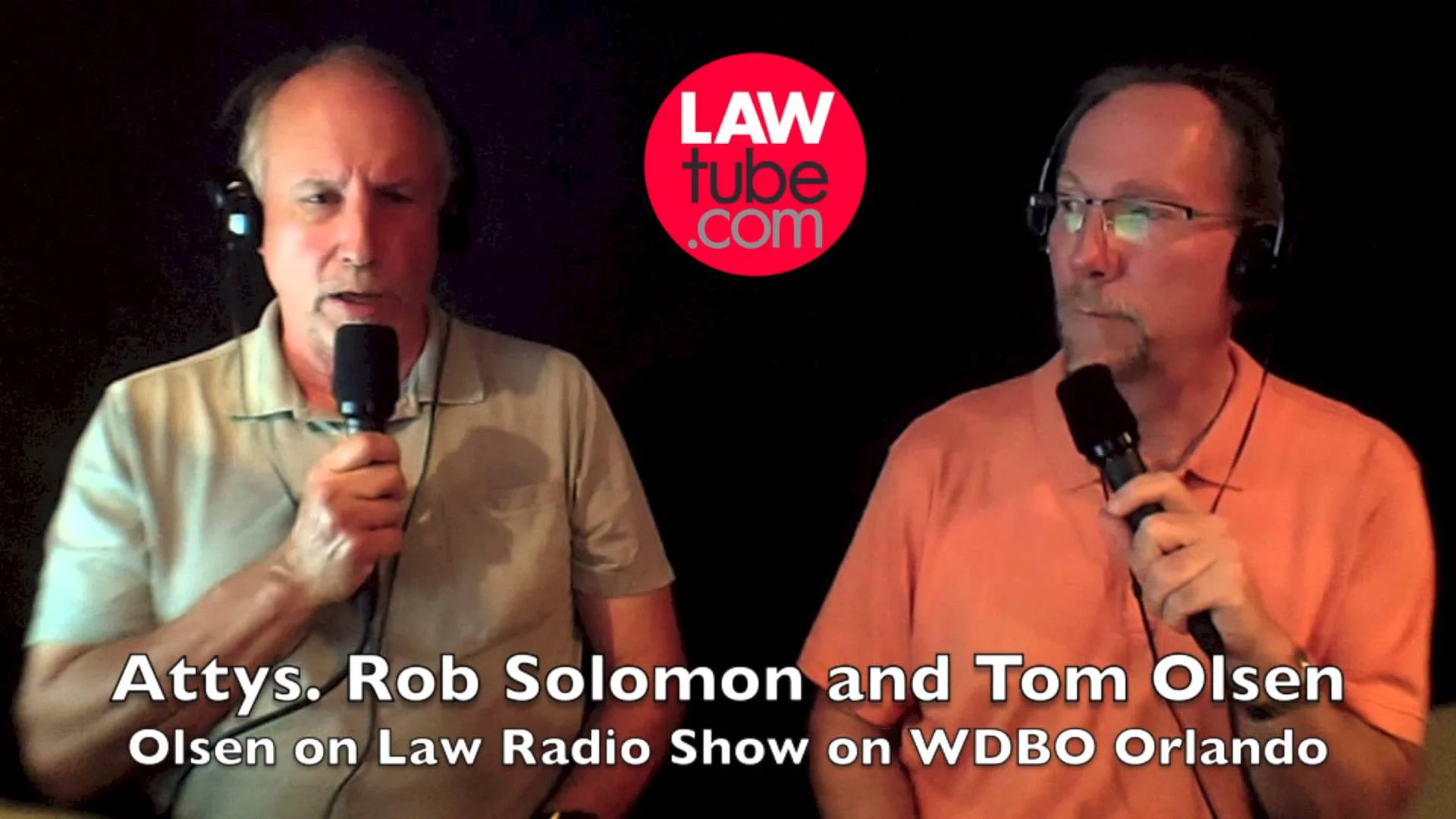  Is a month to month or a one year lease better?