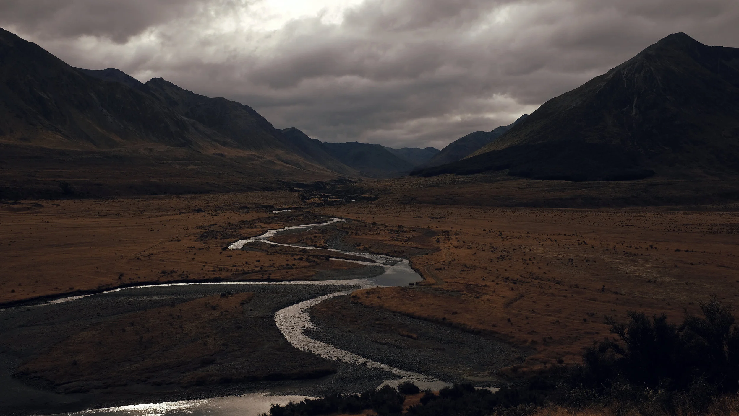 Waters from Fiordland come to feed the Mavora Lakes.