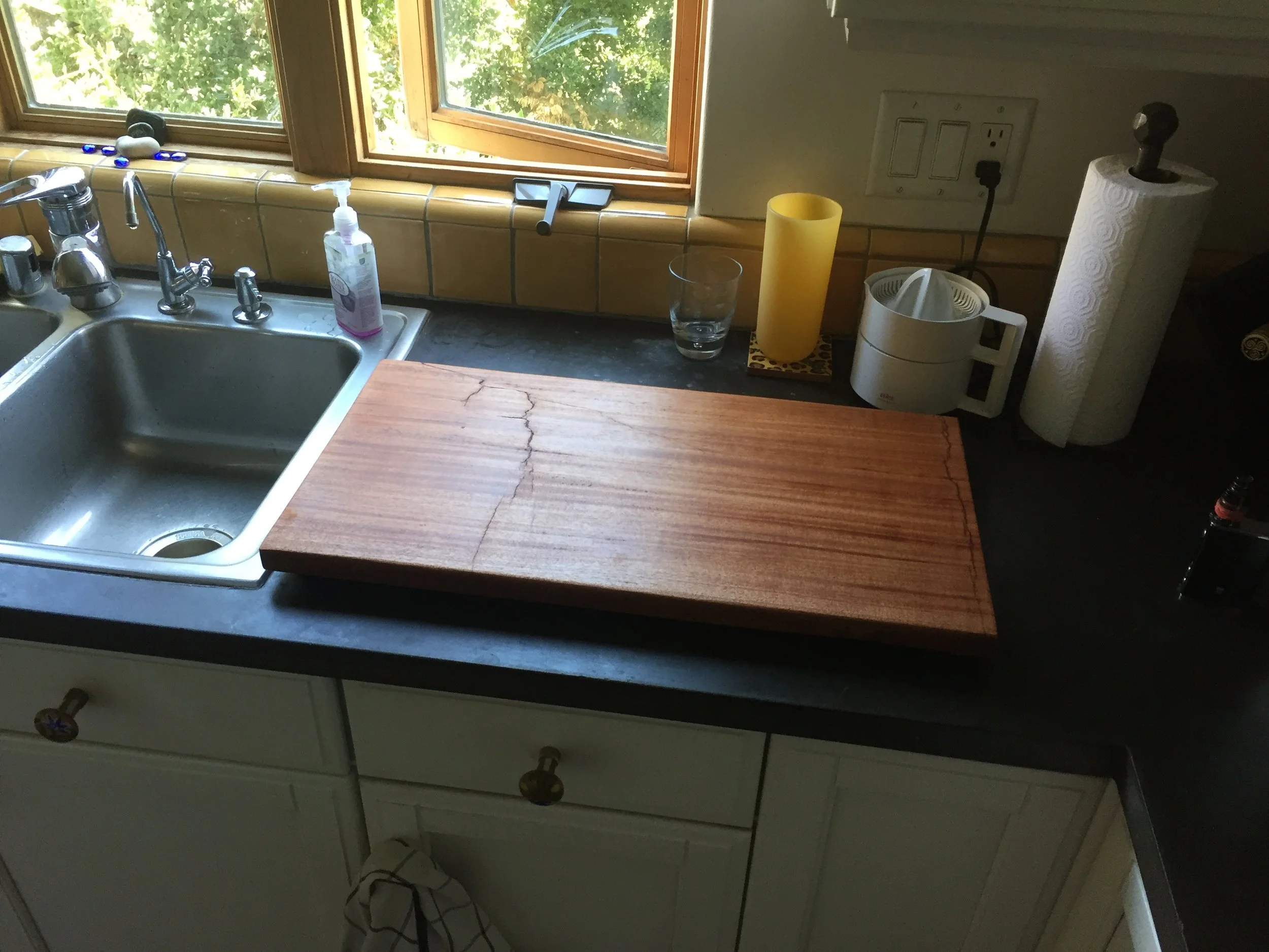 kitchencutingboard1.jpg