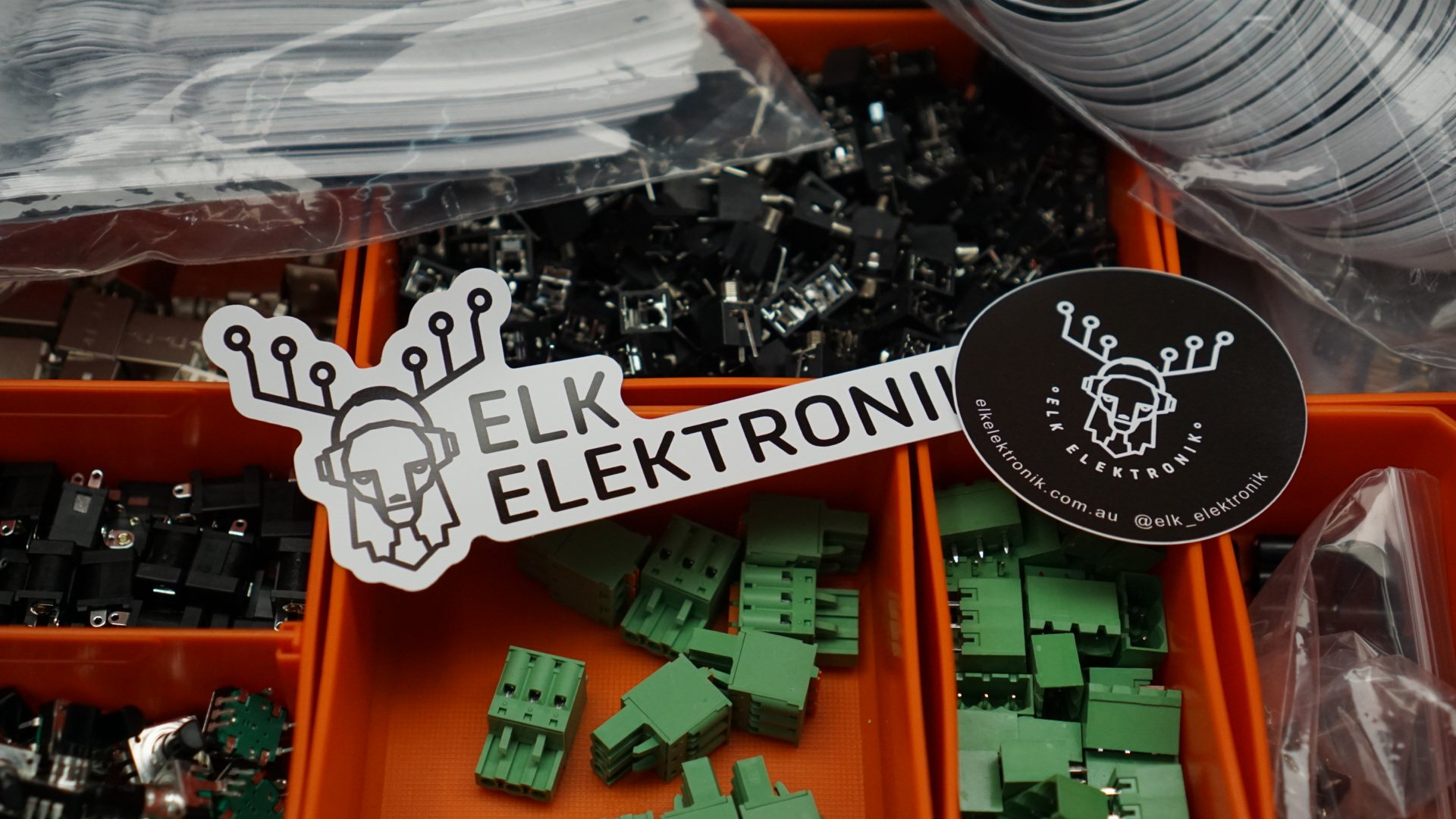 We've had a massive drop of new Elk Elektronik stickers. Grab a sticker with your repair or just drop in, say hi and take some before you go!
.
.
.
.
.
#synthpatcher #synthesizers #vintagesynth #synthmusic #synthart #soundart #synthesiser #wollongong