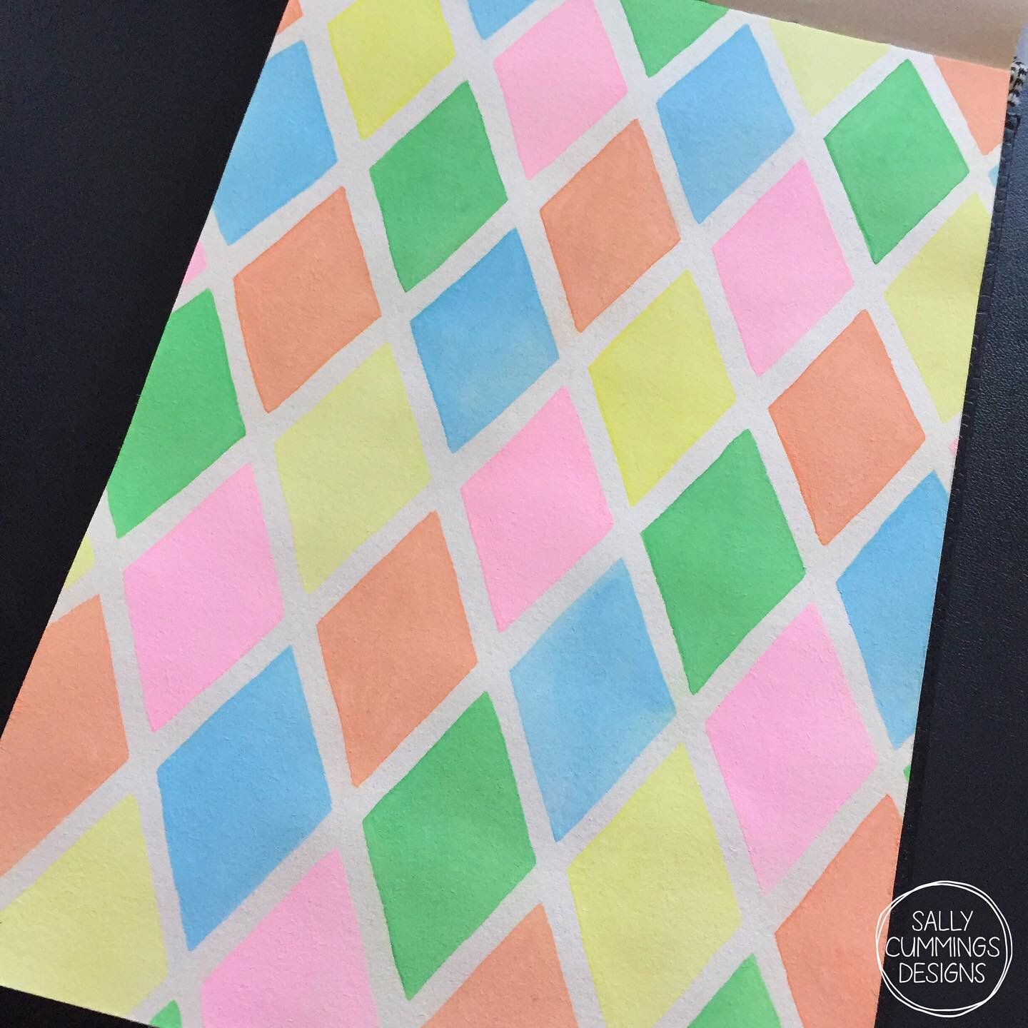 I painted this harlequin diamonds pattern in my sketchbook to try out the cute pastel colours in a watercolour set I bought just before Christmas. They&rsquo;re a bit chalky, but I love the look 😊 I think I&rsquo;ll paint this pattern again, but wit