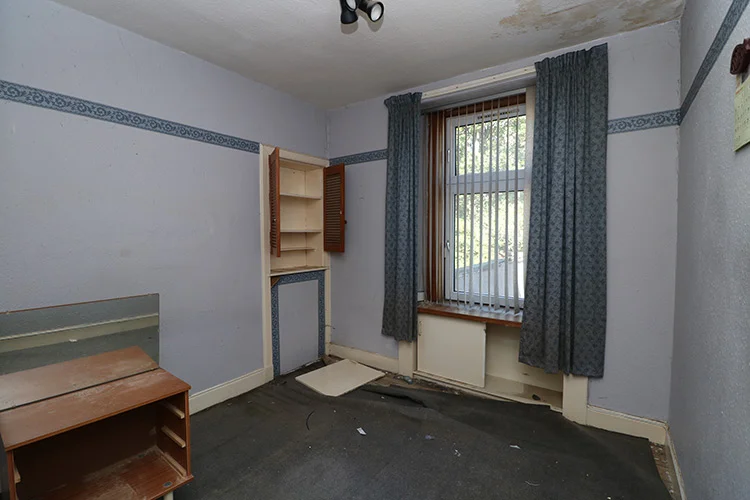 BEDROOM BEFORE