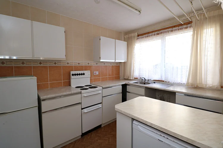 KITCHEN BEFORE