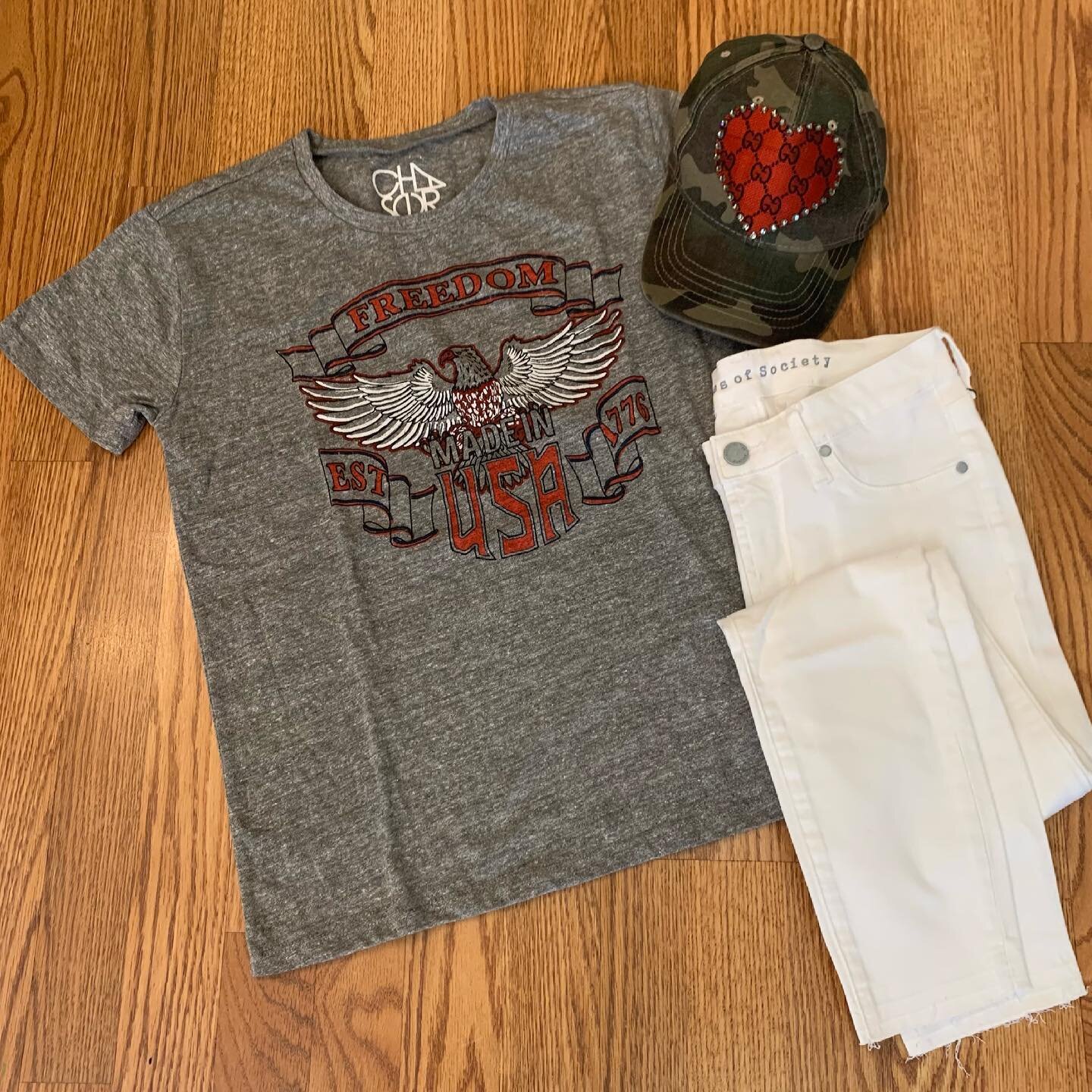 Freedom 🦅 #whitejeans #baseballcaps #graphictees #shoplocal @debbiemerle