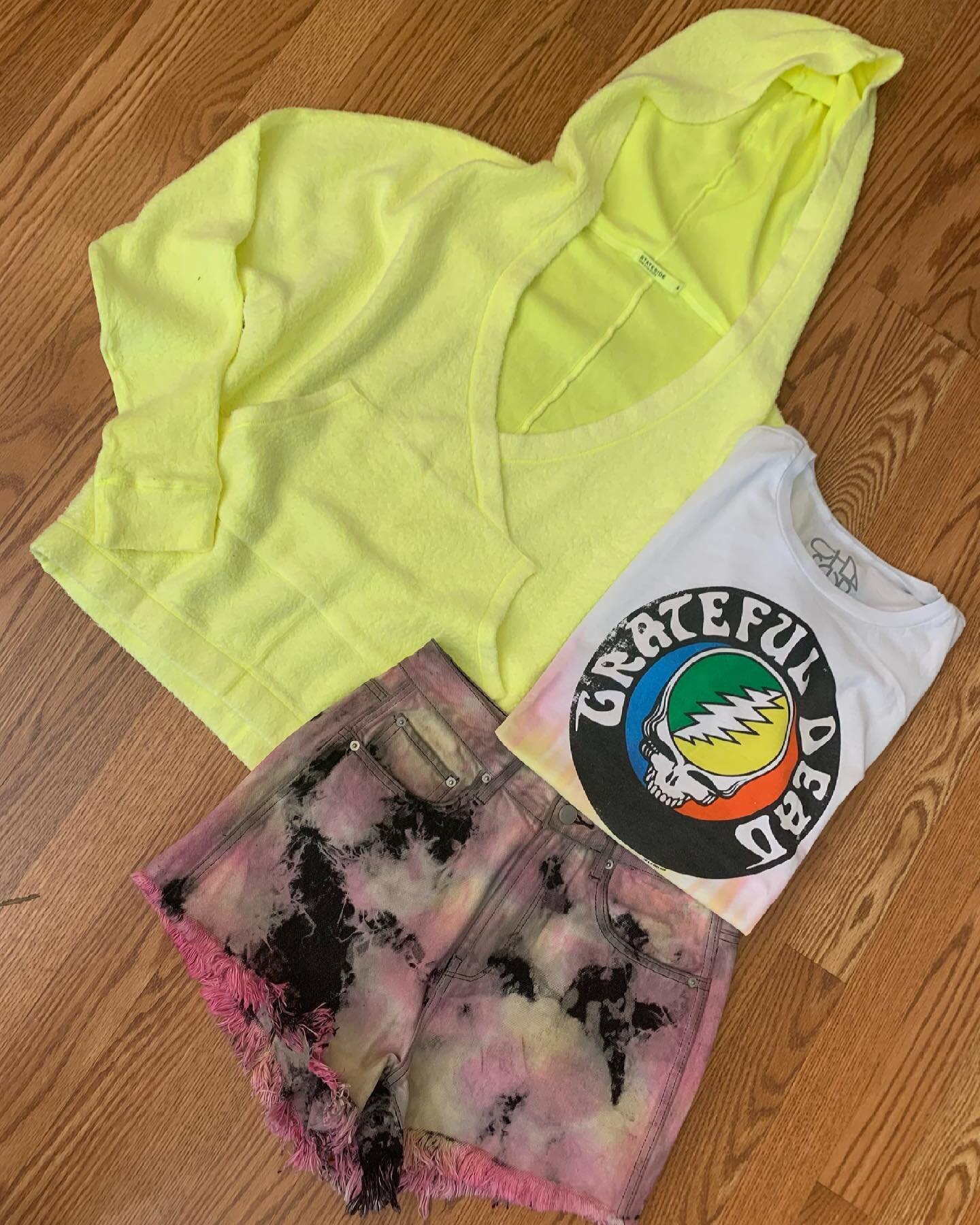 Brighten Your Day! #gratefuldead ☠️💿#tiedye#newarrivals💗💕