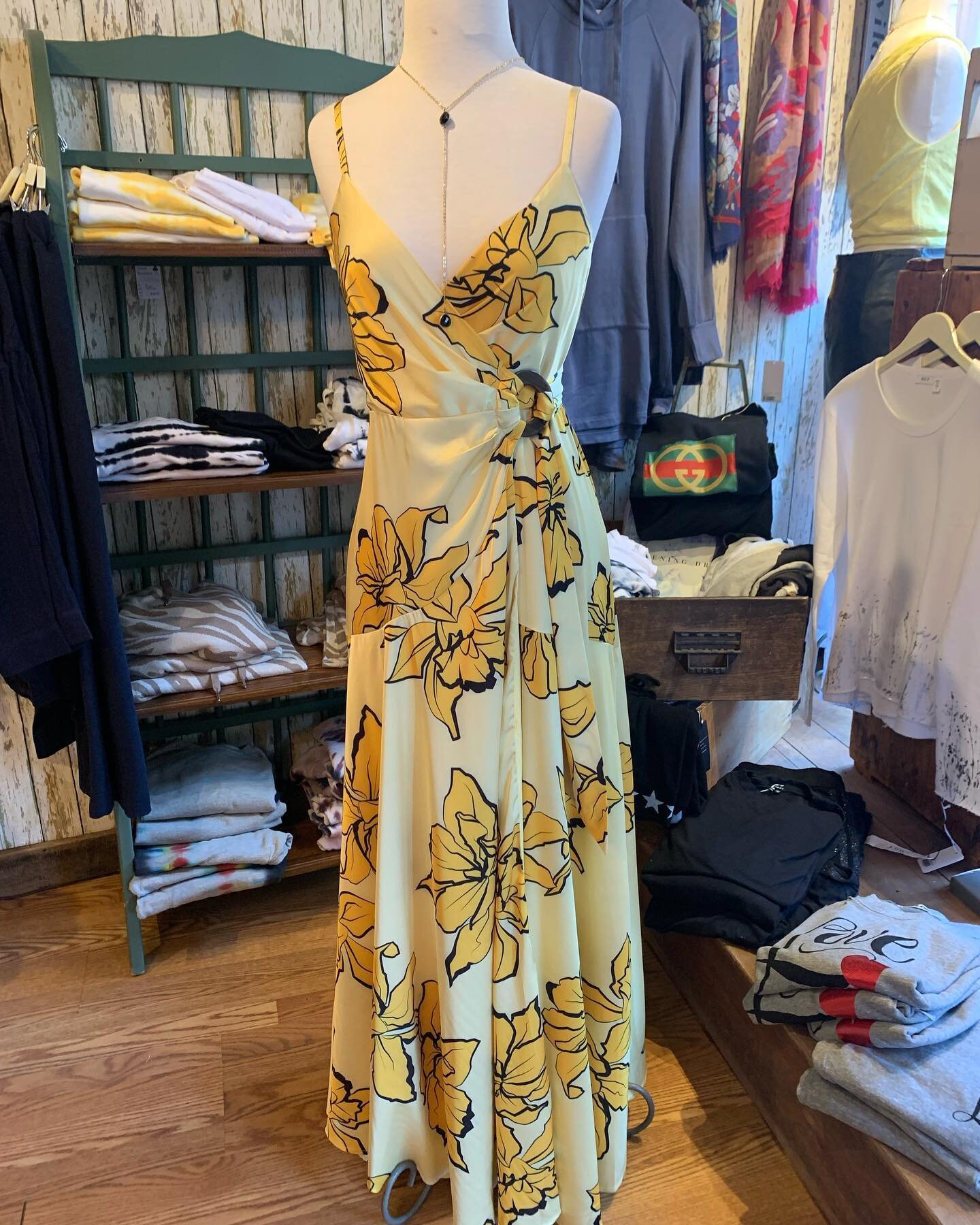 Simply Stunning 💛✨#wrapdress #spring #shoplocal