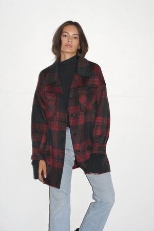LNA-oversized-red-and-black-plaid-jacket_300x_crop_center.jpg