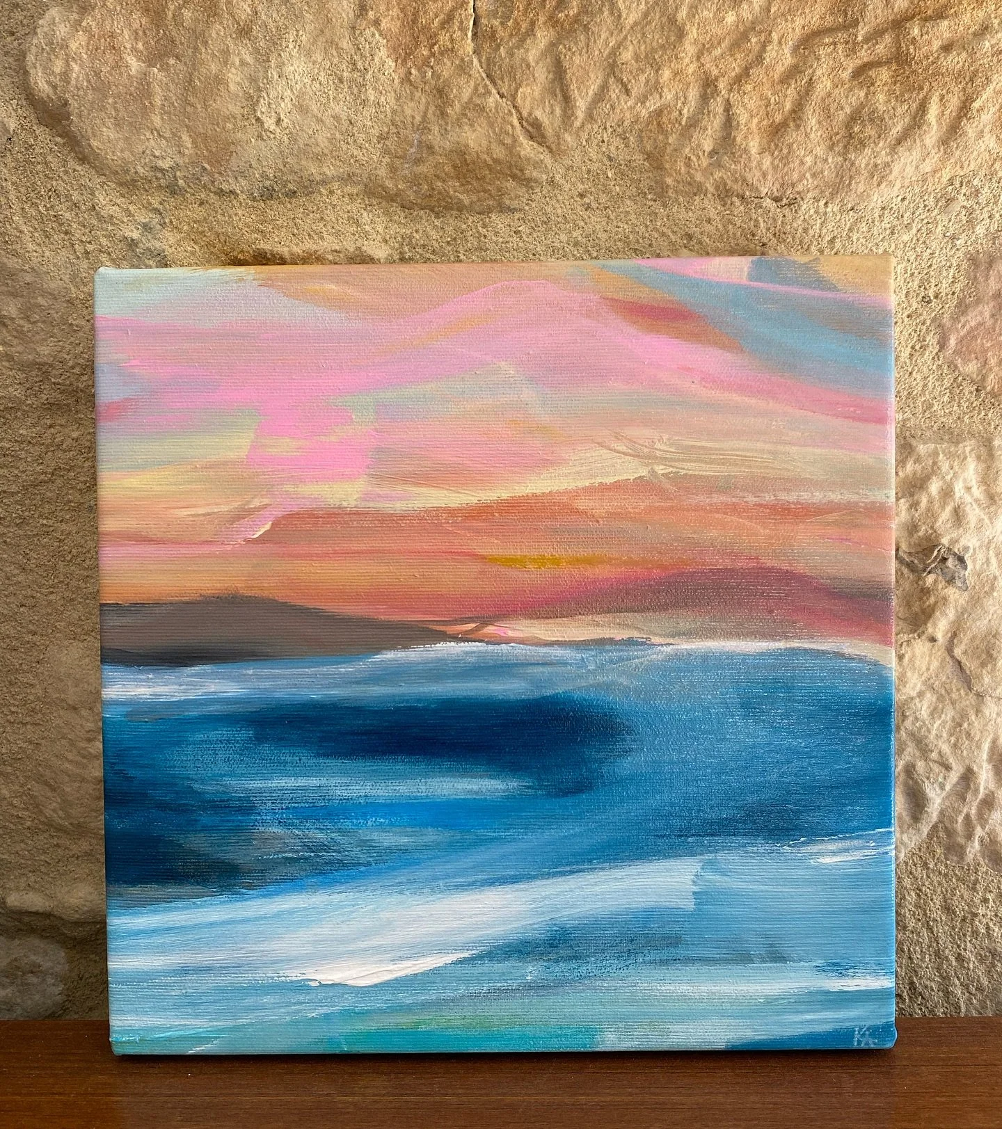 Somewhere in the middle, I’ll meet you there. That place where we both belong.
•I’LL MEET YOU THERE | 30.5x30.5cm•
acrylic, oil pastel, varnish on canvas
#sharedhumanity 
.
.
www.art-kelly.allison.com
.
.
#illmeetyouthere #comm