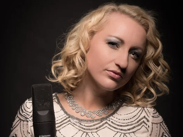 hayley michelle female vocalist