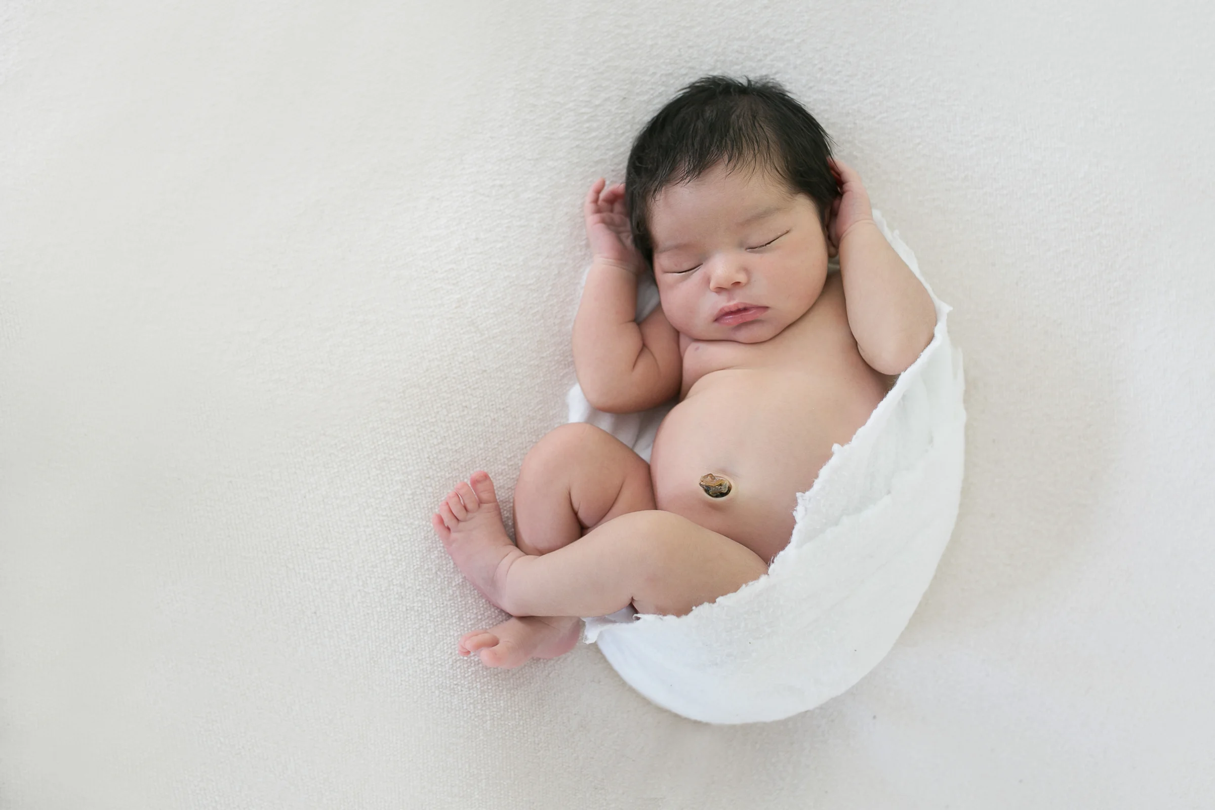 newborn page-12.jpg