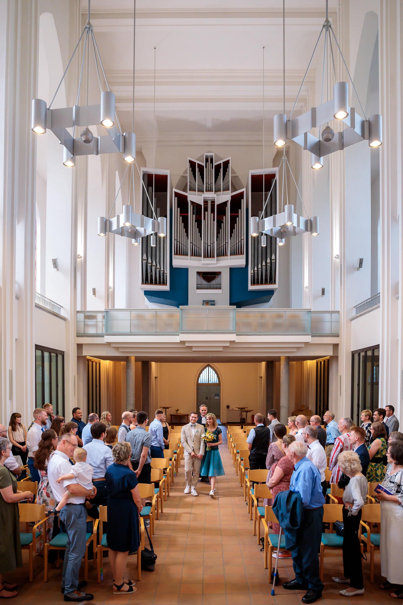 220625_M+R_standesamtliche_kirchliche_Hochzeit_Friedrichshain_Berlin_web_0023.jpg