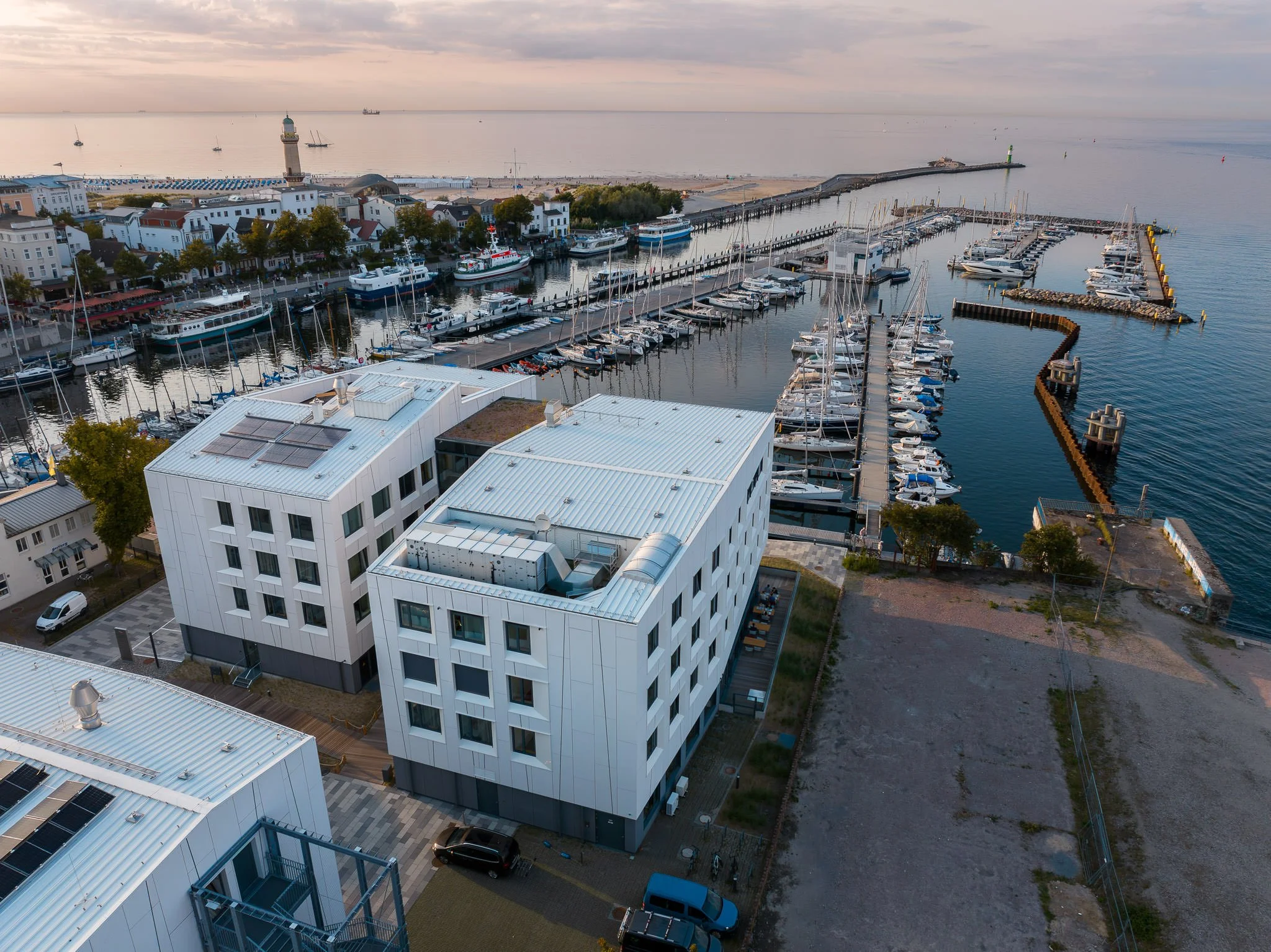 250904_Sportschule_Warnemünde_Drohne_web_0002.jpg