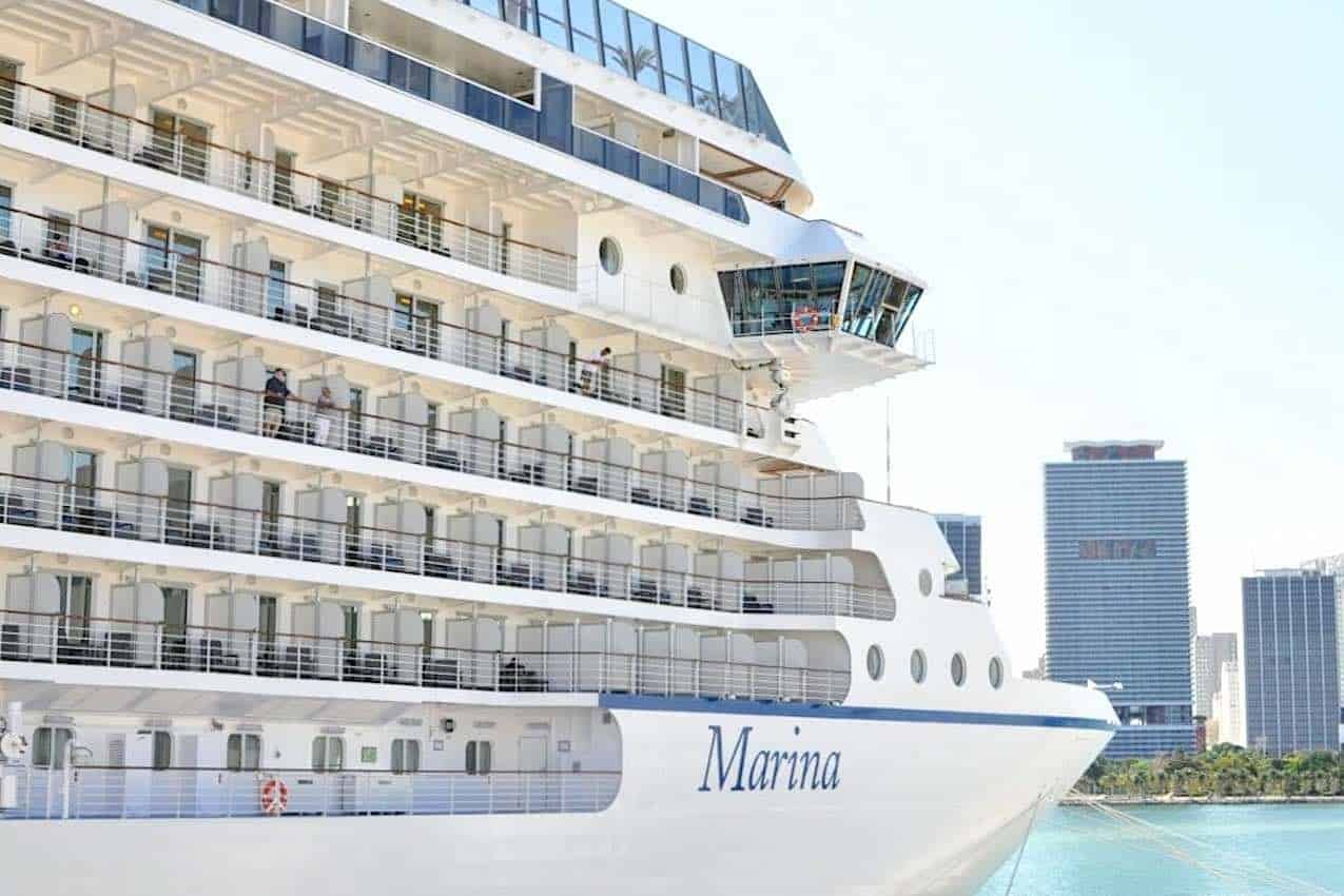 Oceania-Marina-bow.jpg