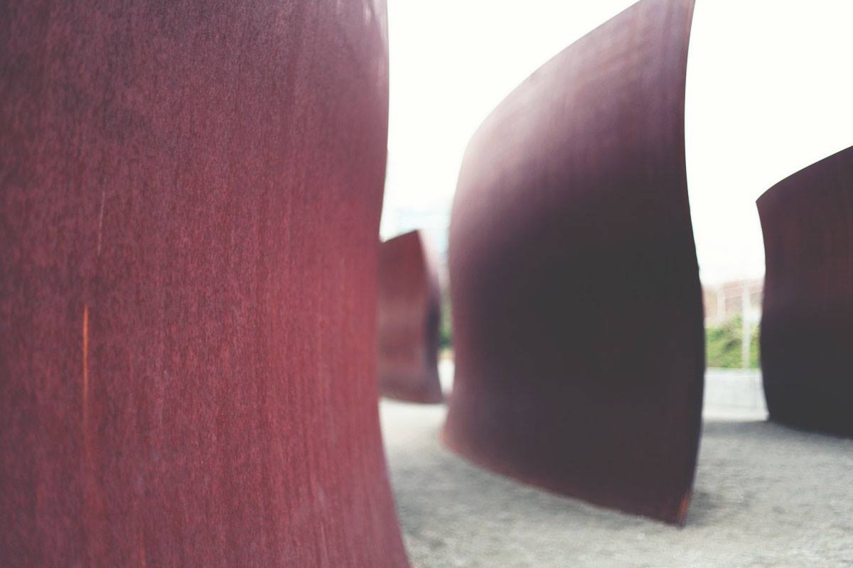 One of our favorite pieces at the Olympic Sculpture Park, Wake , by American artist Richard Serra, was created with computer imaging and machines that manufacture ship hulls.