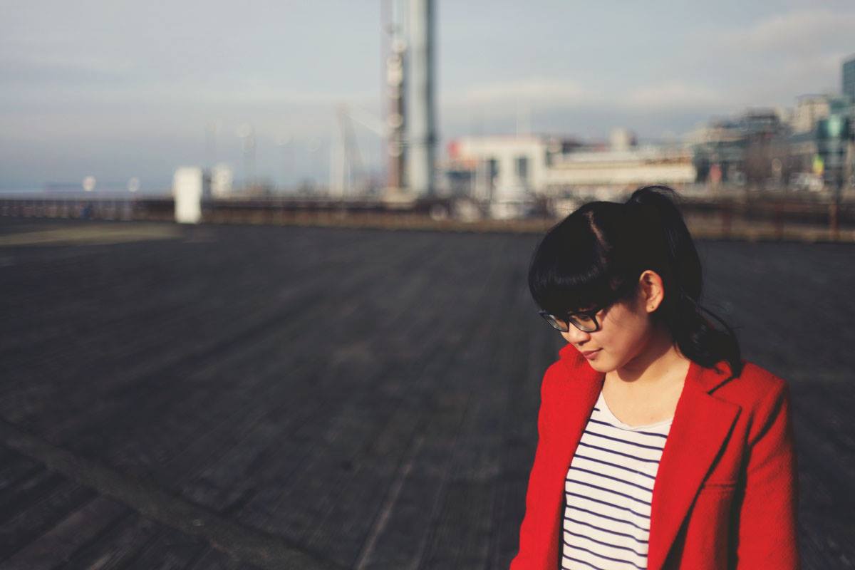Soaking in all of the Seattle vibes with appropriately hipster glasses.