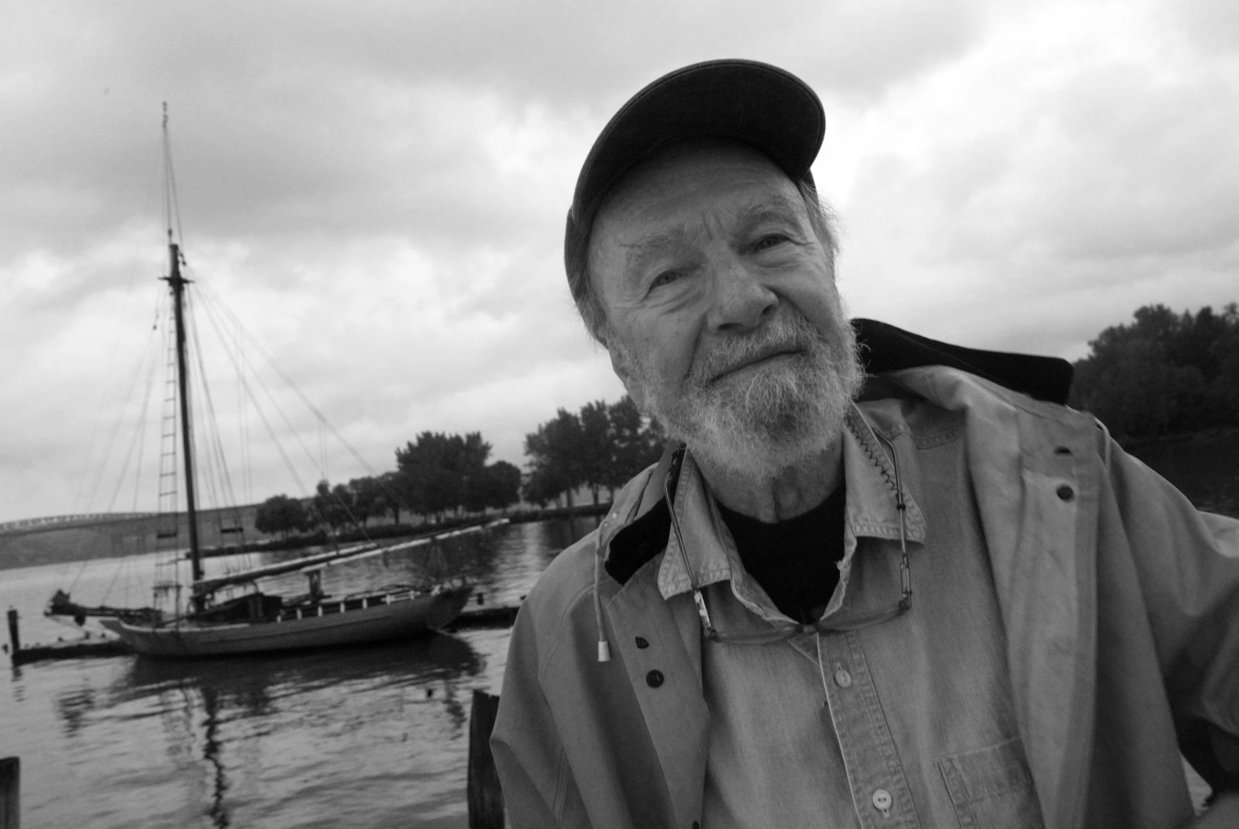  The late singer songwriter and social activist Pete Seeger. 