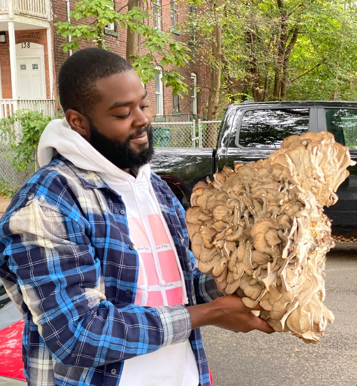 Growing Mushrooms w/ Hood Farmer Rob