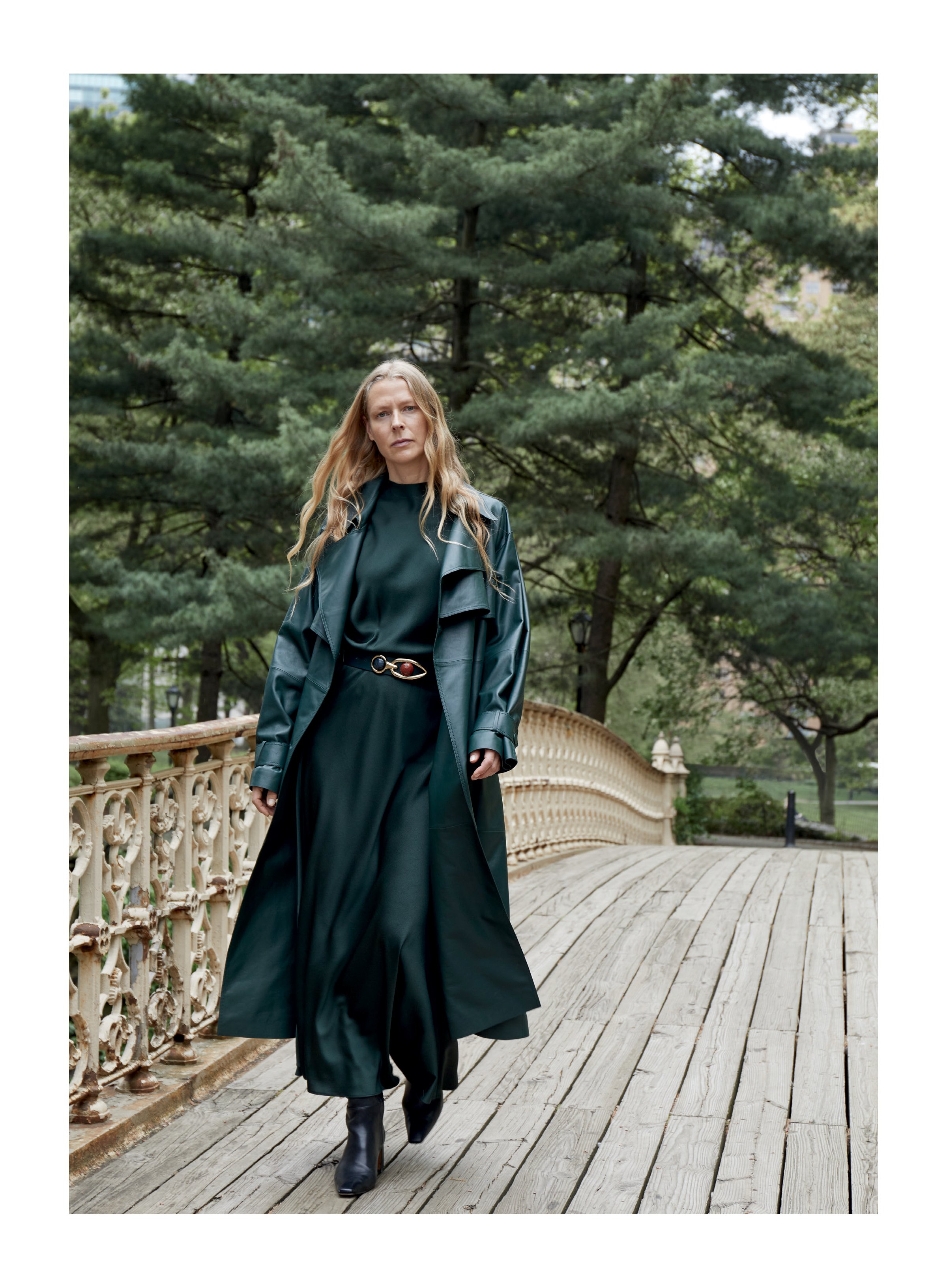 F22-BrandBook13.jpg