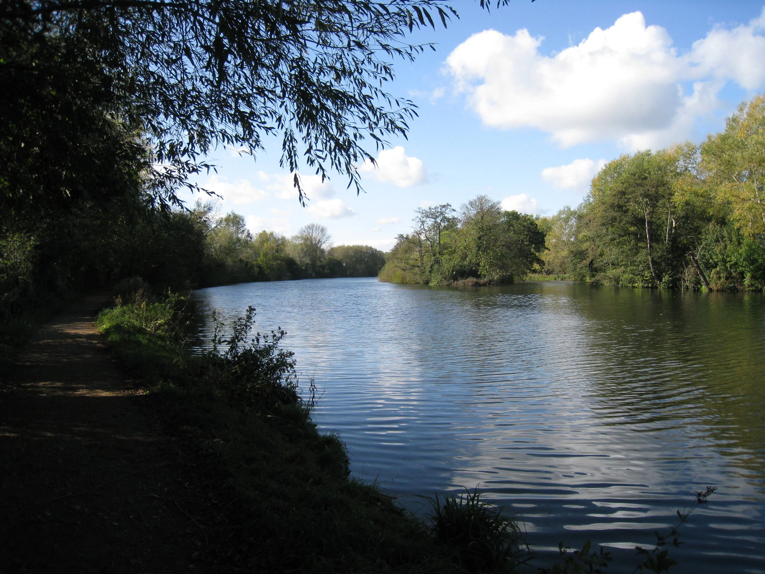  Reading--Along the Thames east of Reading going to Sonning 