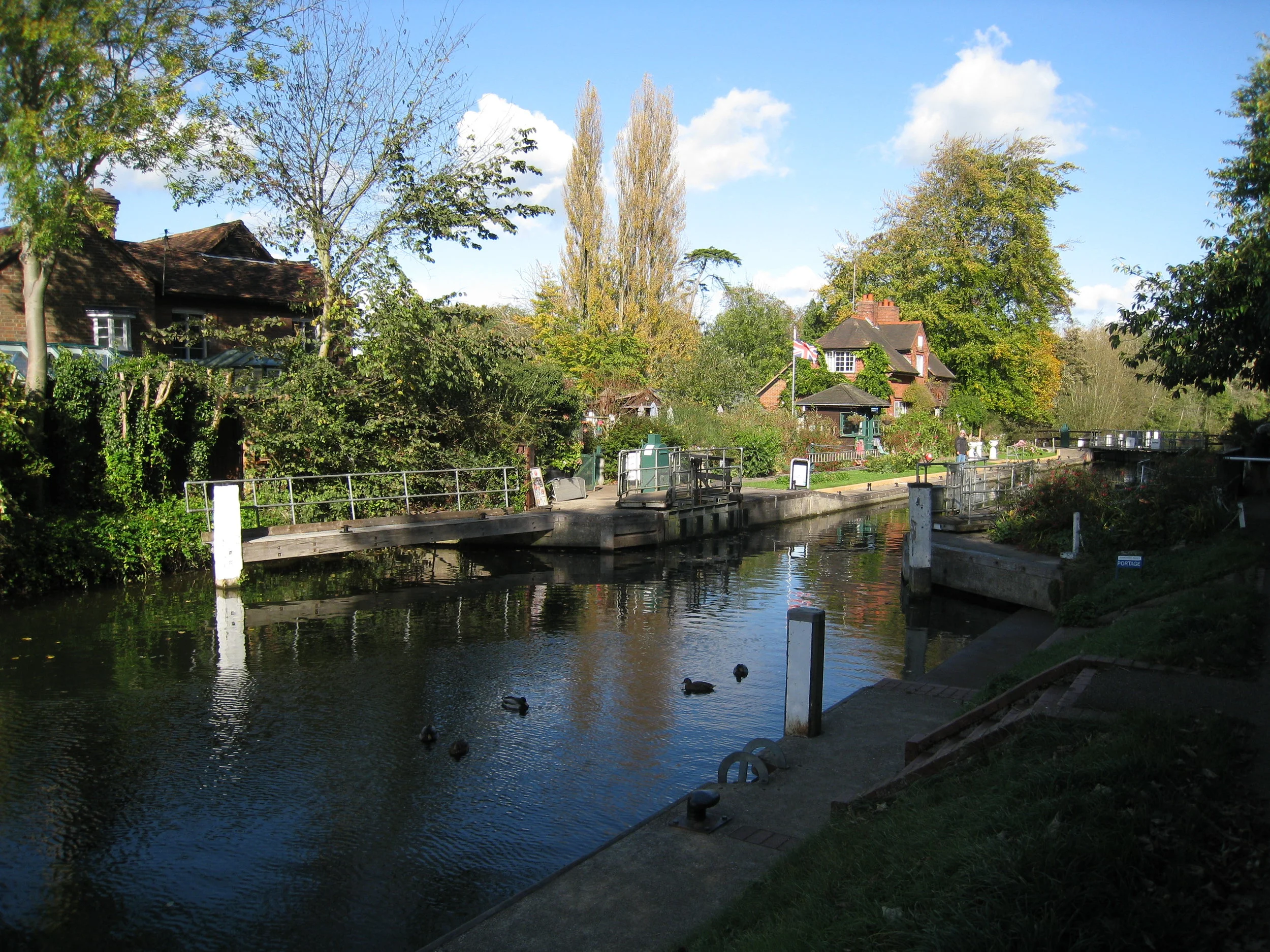  Reading--Along the Thames east of Reading going to Sonning at the Sonning Lock 