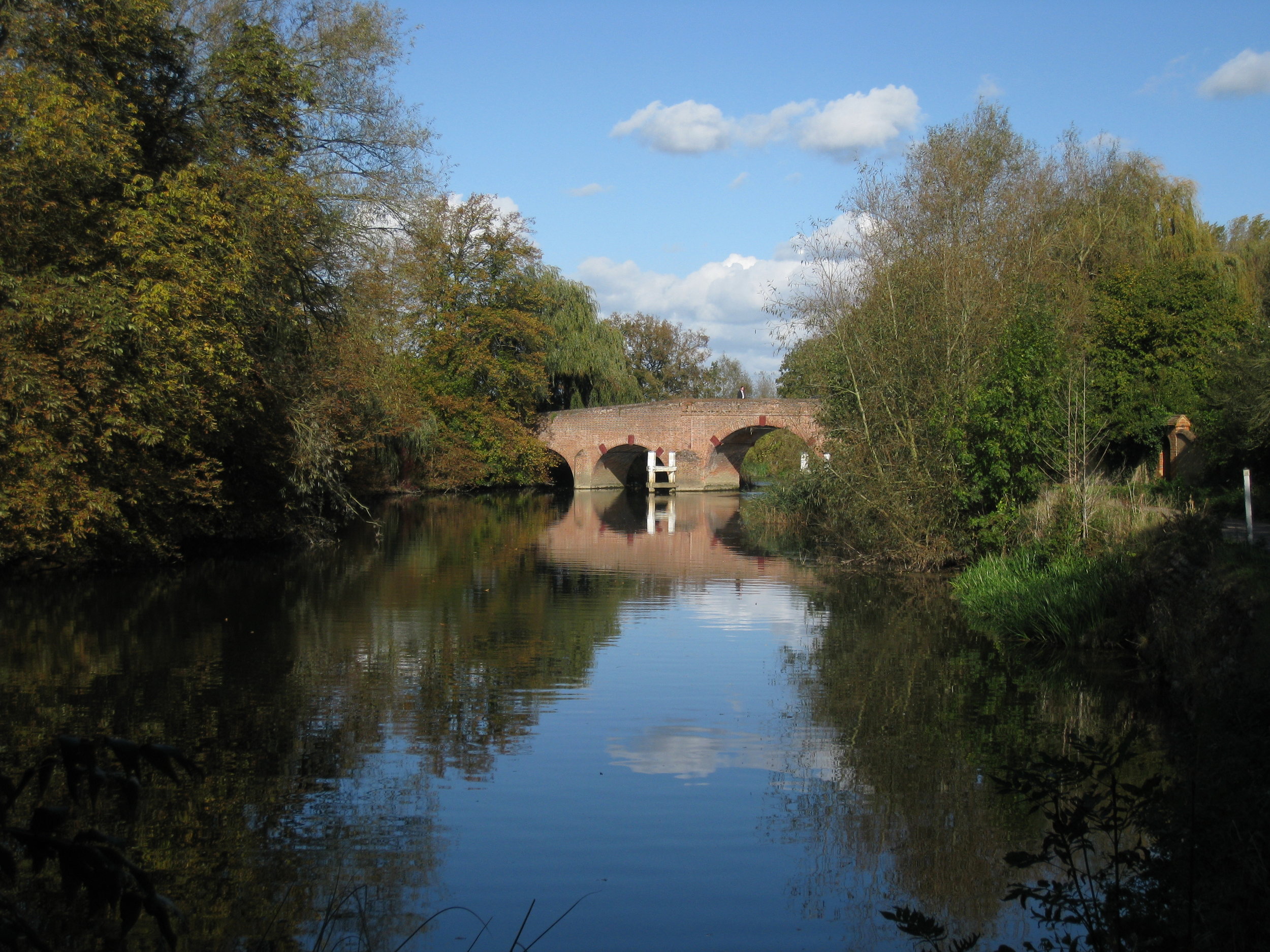  Reading--Sonning Bridge over the Thames with 12 arches 