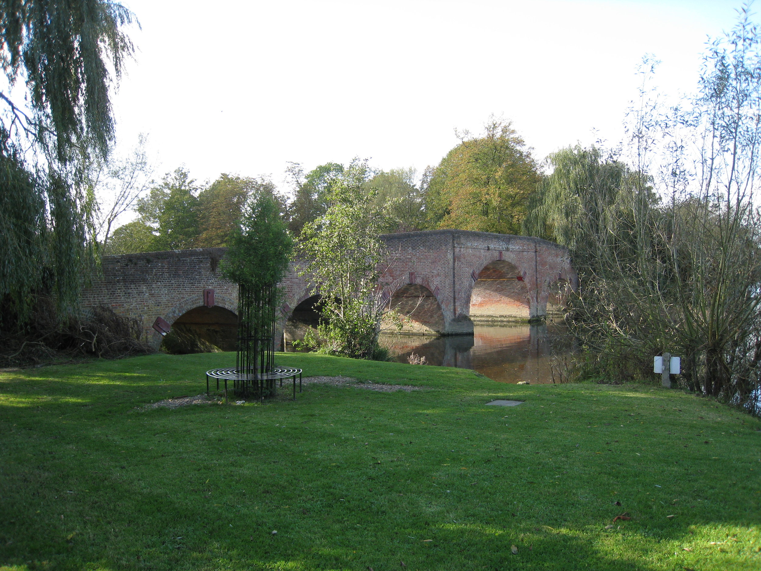  Reading--Sonning Bridge over the Thames with 12 arches 