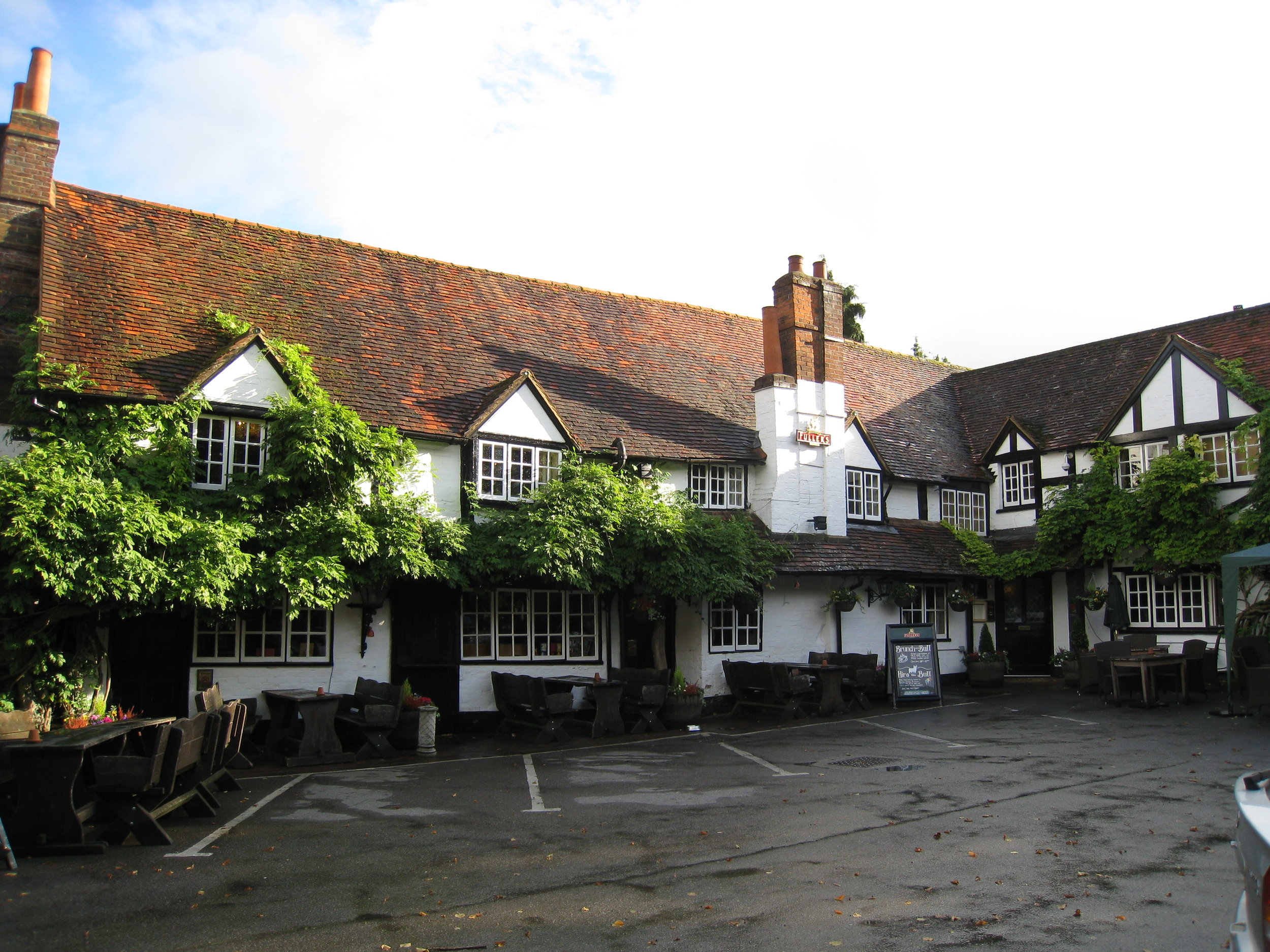  Reading--Sonning--In the Bull Inn, over 600 years old 