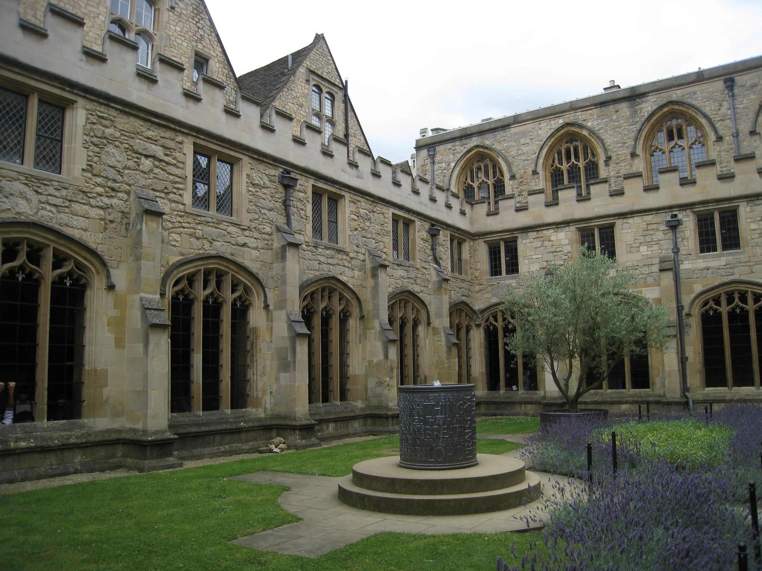  Christ Church College--Grounds and dorms 