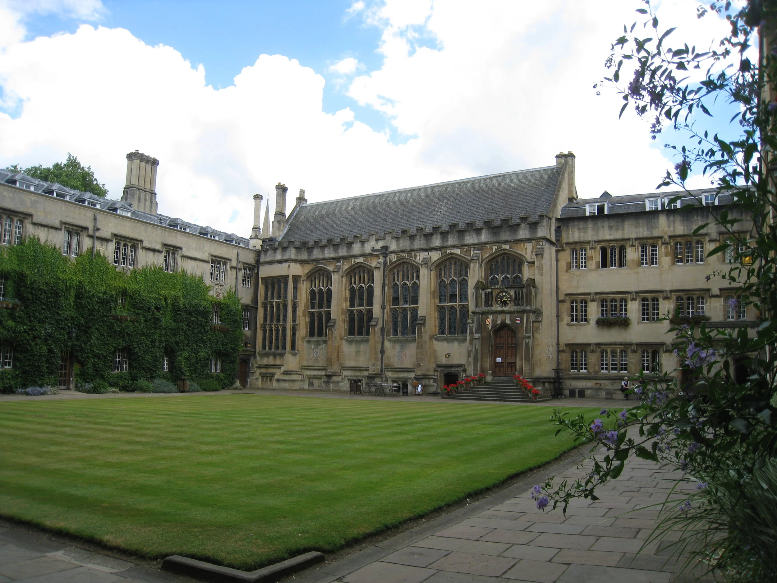  Exeter College--Main quad and chapel 