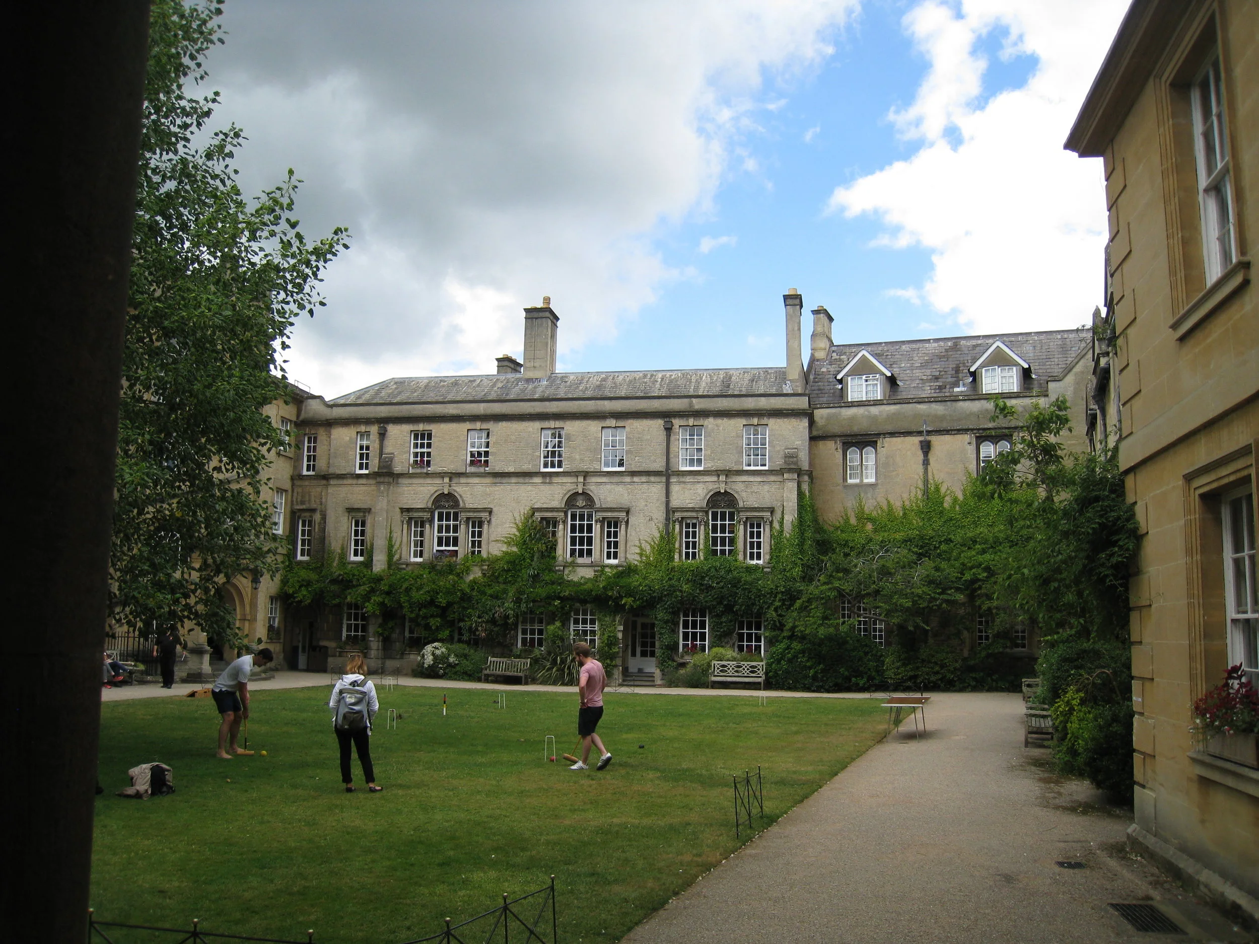  Hertford College--Main Quad and dorms 