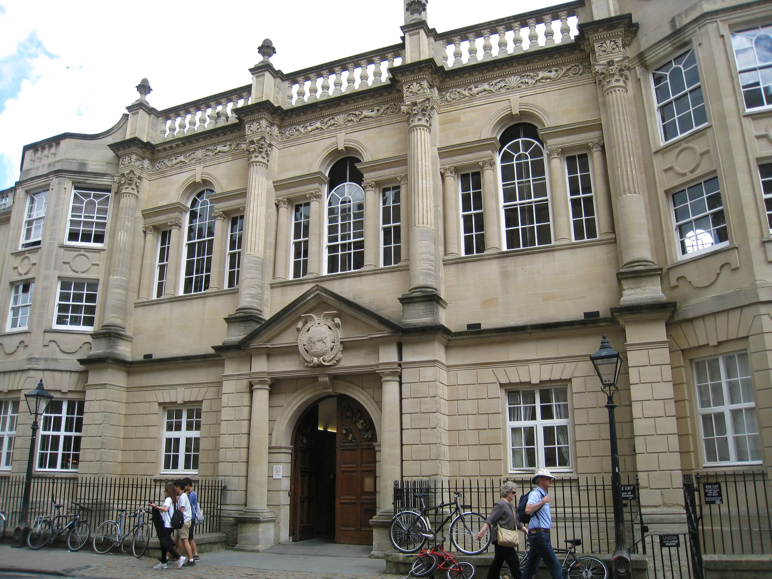  Hertford College--Outsid entrance 