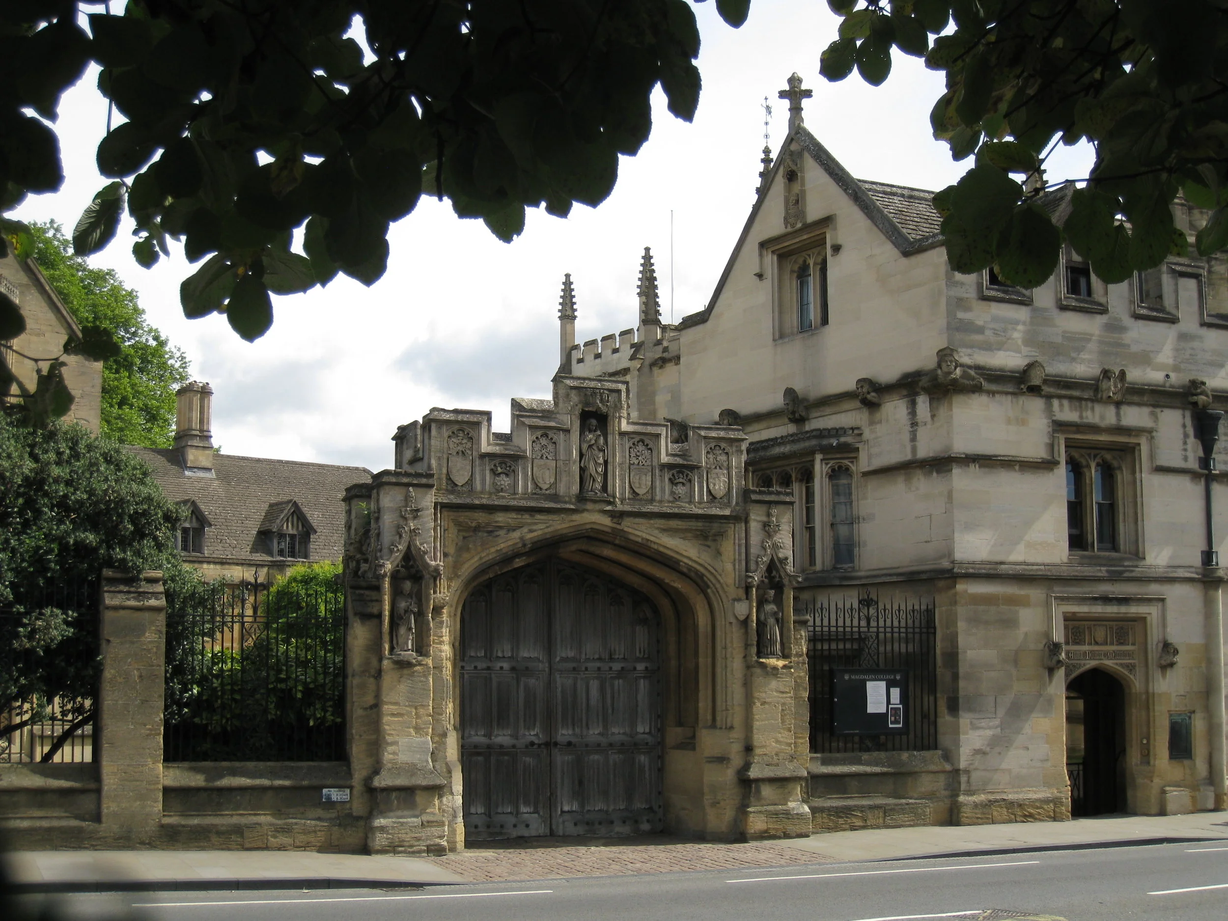  Magdalen College--Entranceway 