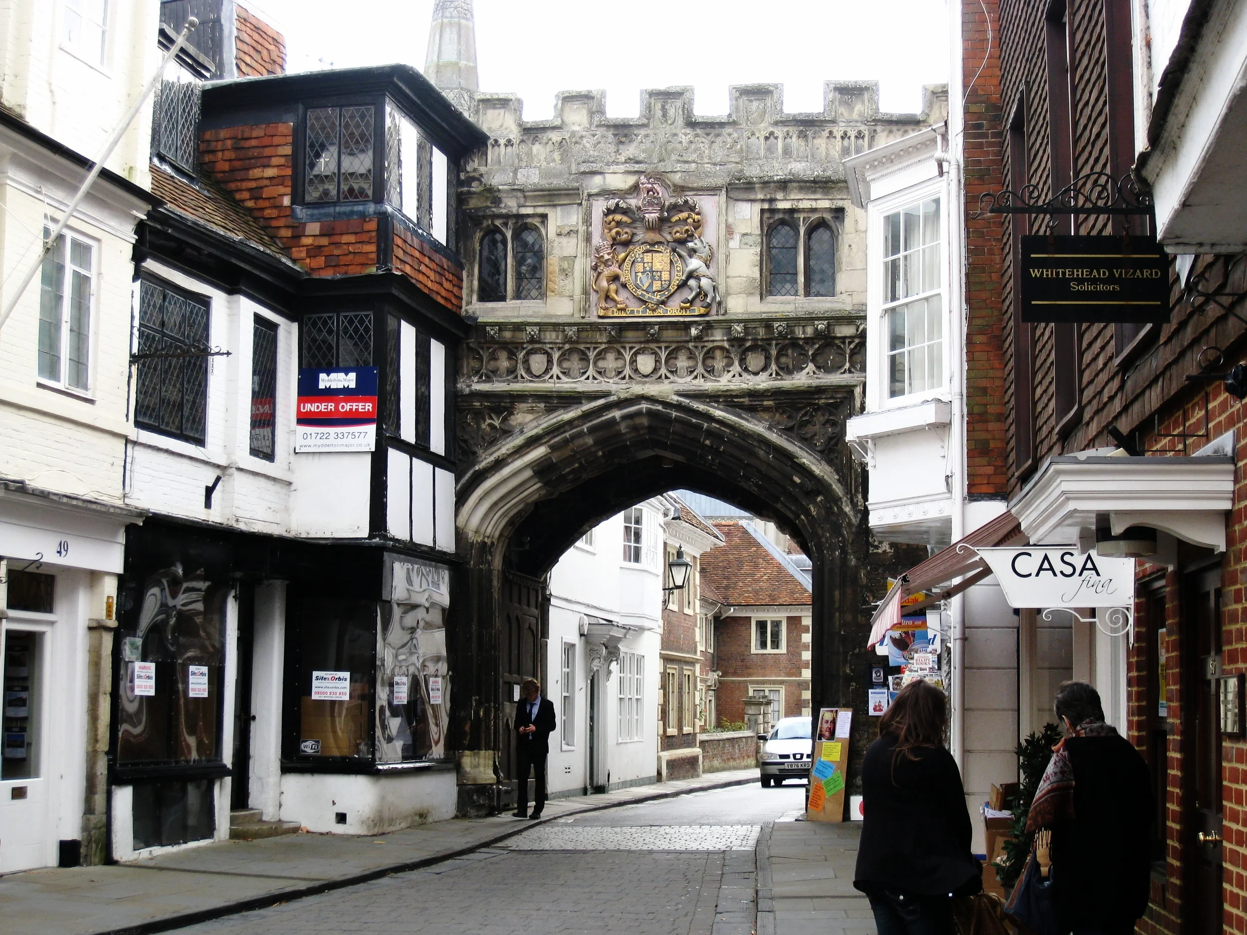  Salisbury--High Street, the gate to the Cathedral 