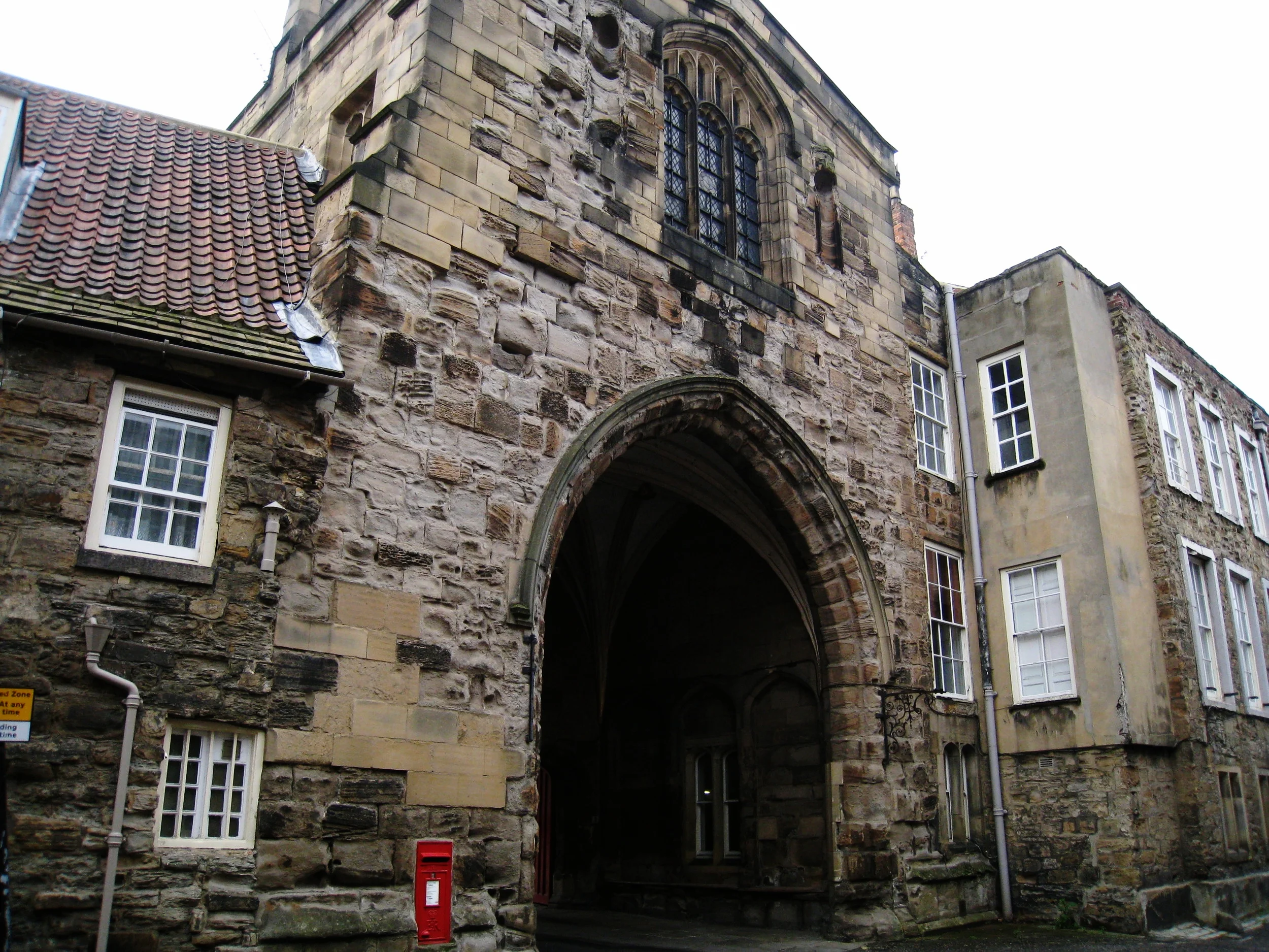  Durham--Old town street scene--Entrance gate to Cloister/Cathedral 