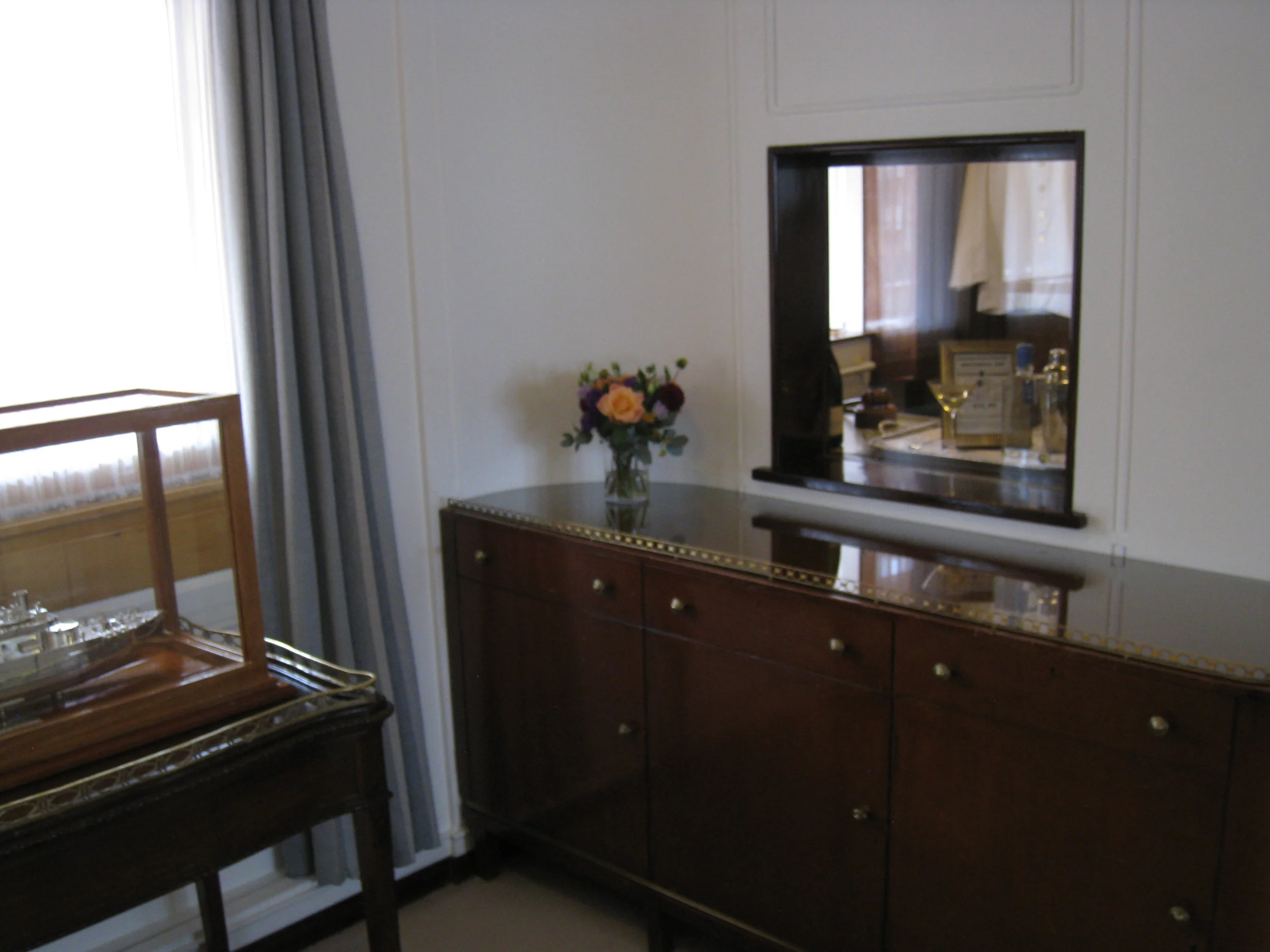  Leith--The Royal Yacht Britannia--Anteroom to the Living area--the drink service 