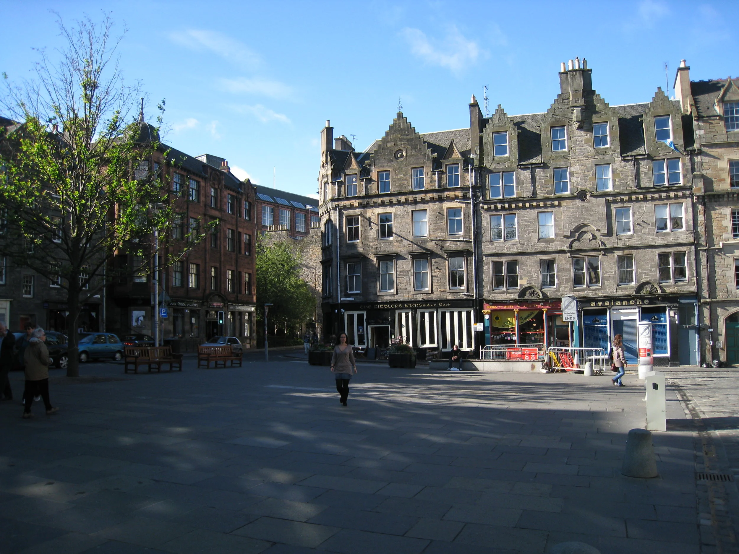  Edinburgh--Grassmarket looking toward Fiddler's Arms 