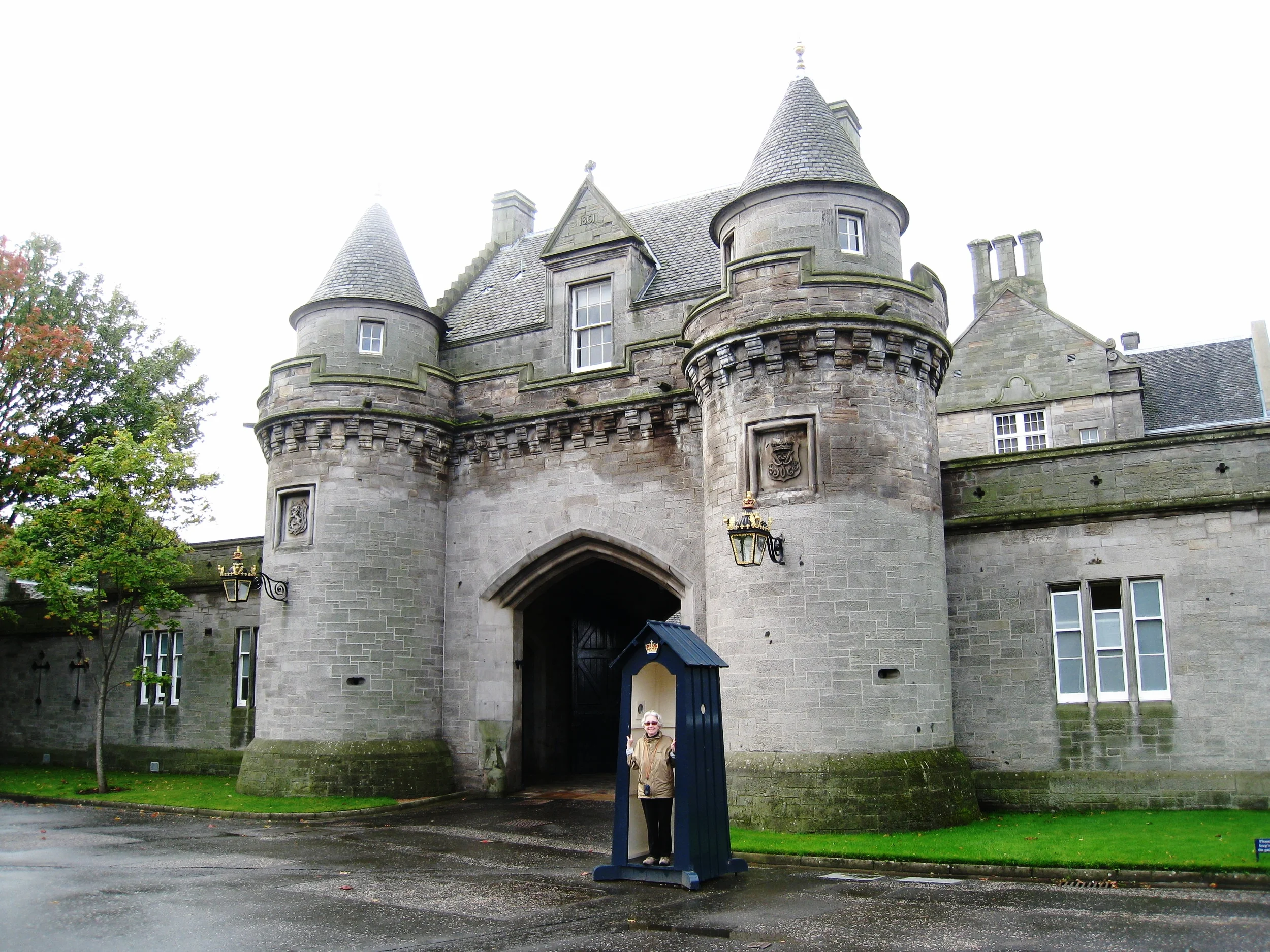  Edinburgh--Holyrood entrance 