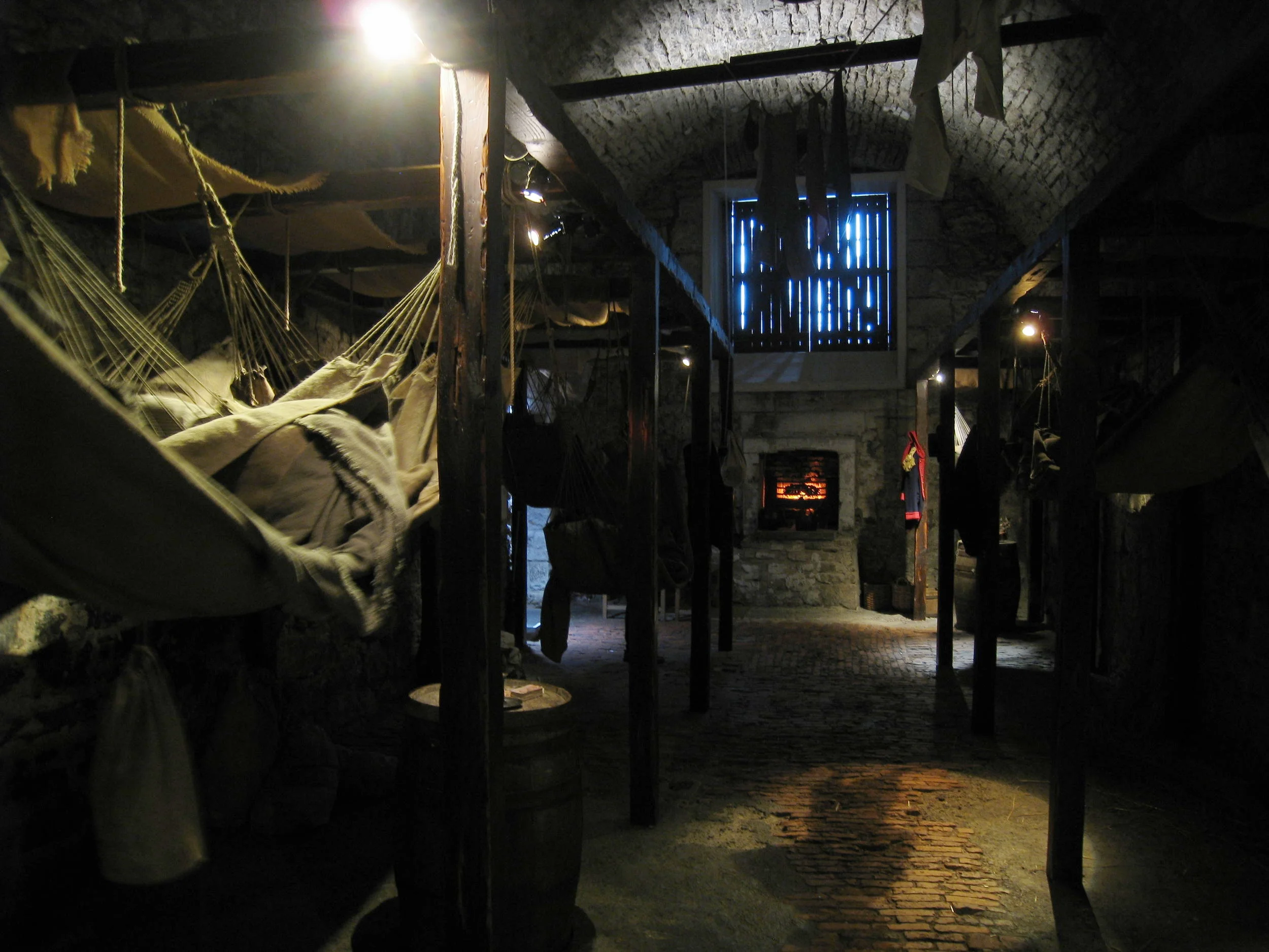  Edinburgh--Castle--Prison area 