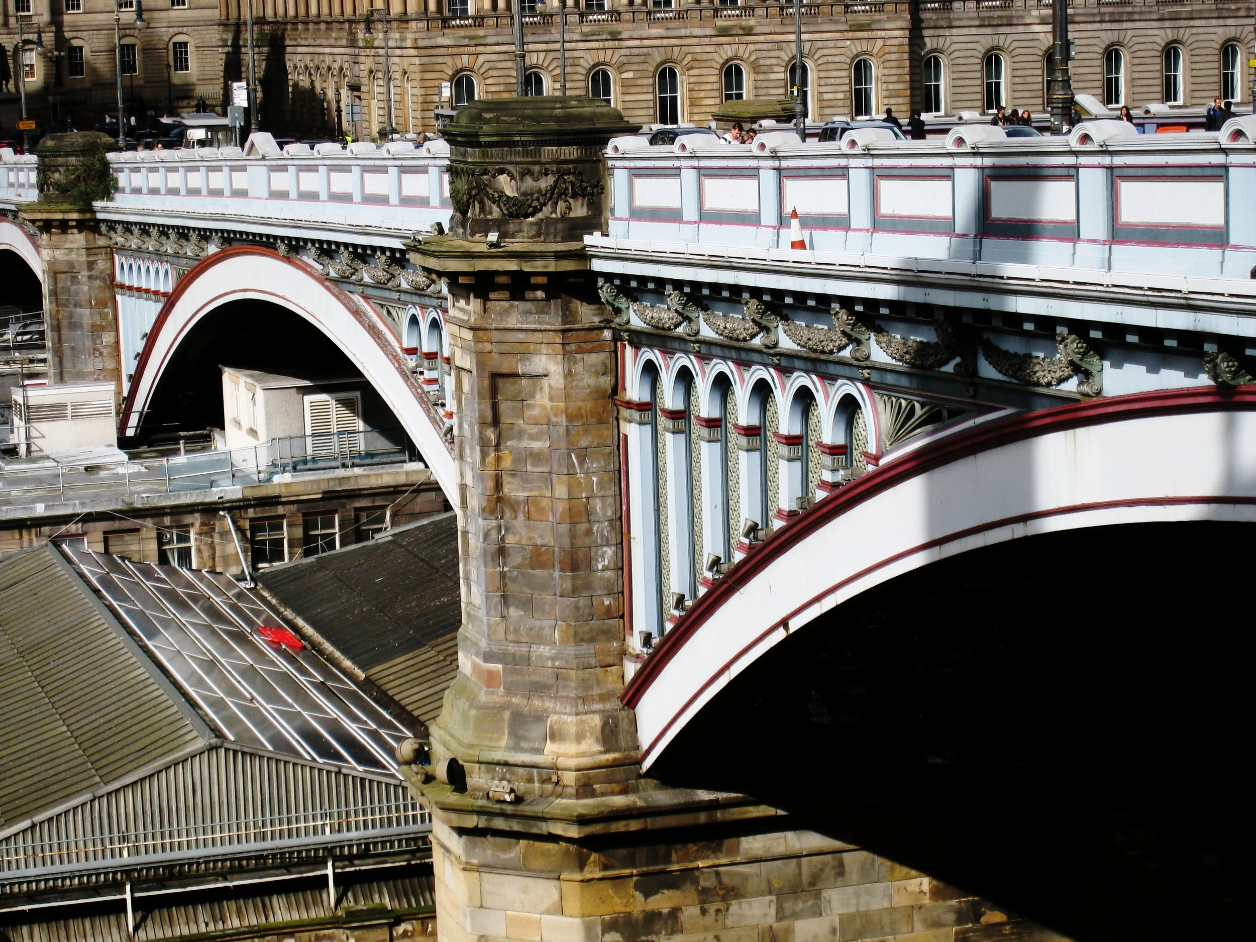 Edinburgh--Waverley Bridge, detail 
