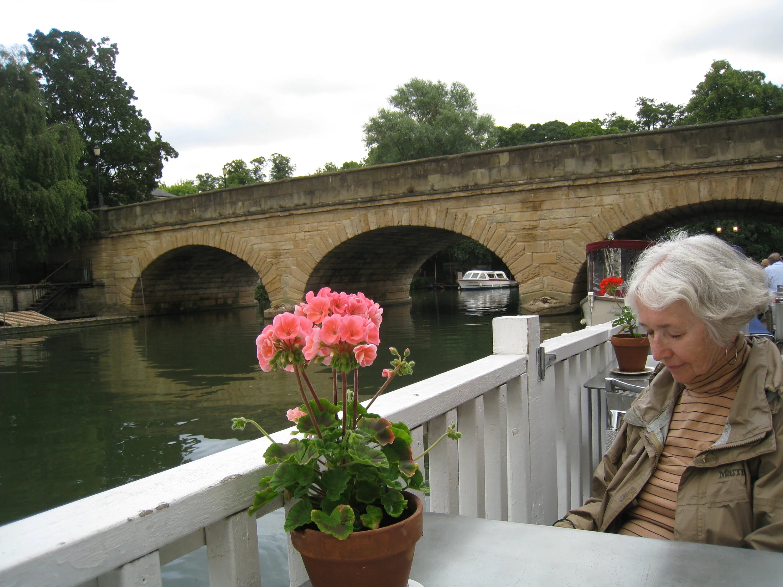  Oxford 2016--Cherwell River and Magdalen Bridge with Carrol 