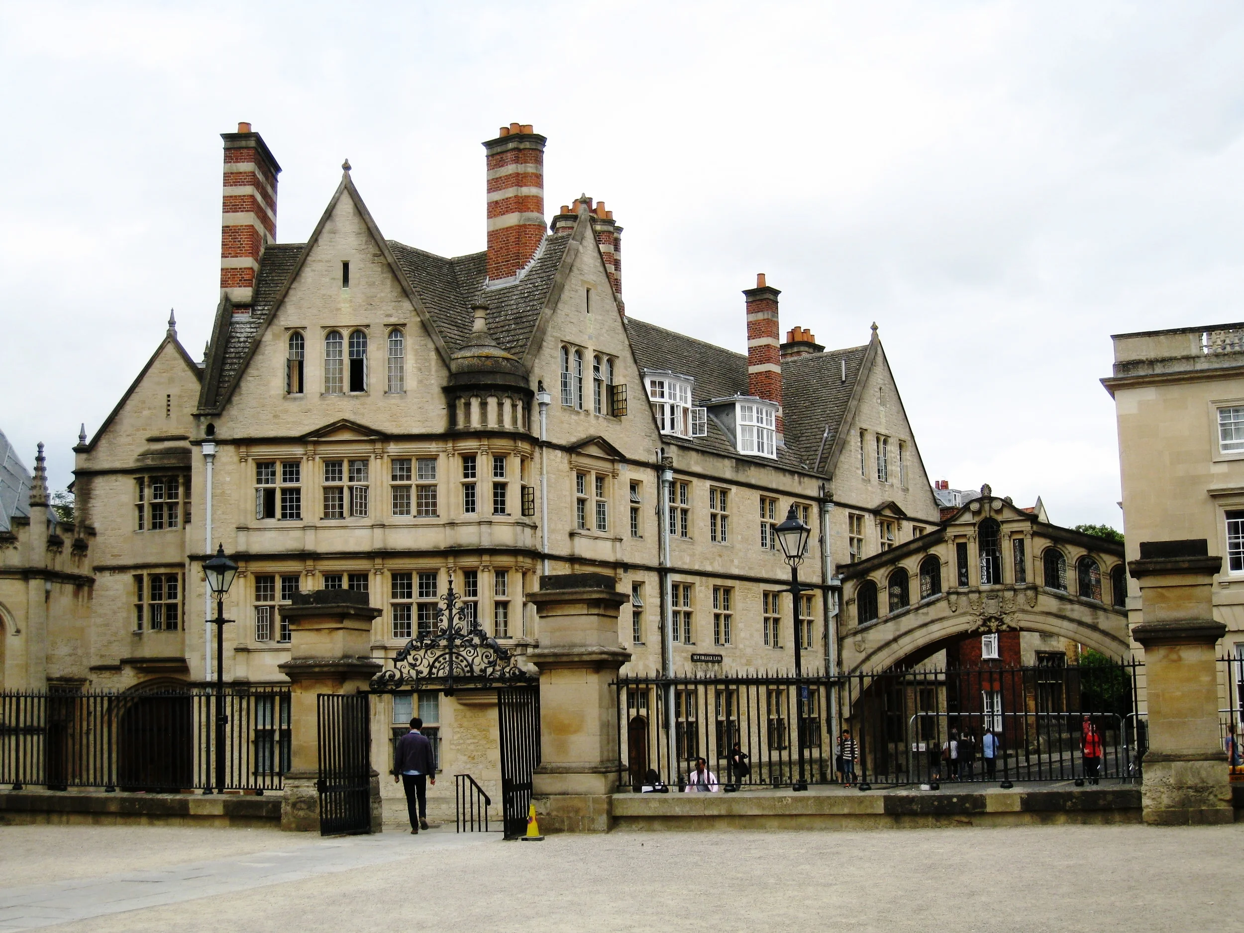  Oxford 2016--From Bodeian Library plaza towards New College Lane and Italianate Arch 