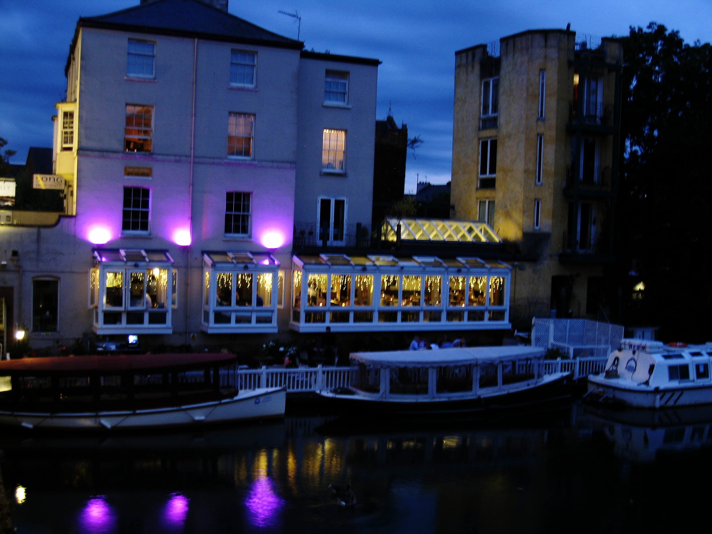  Oxford 2016--Cherwell River and Pub/Restaurant 