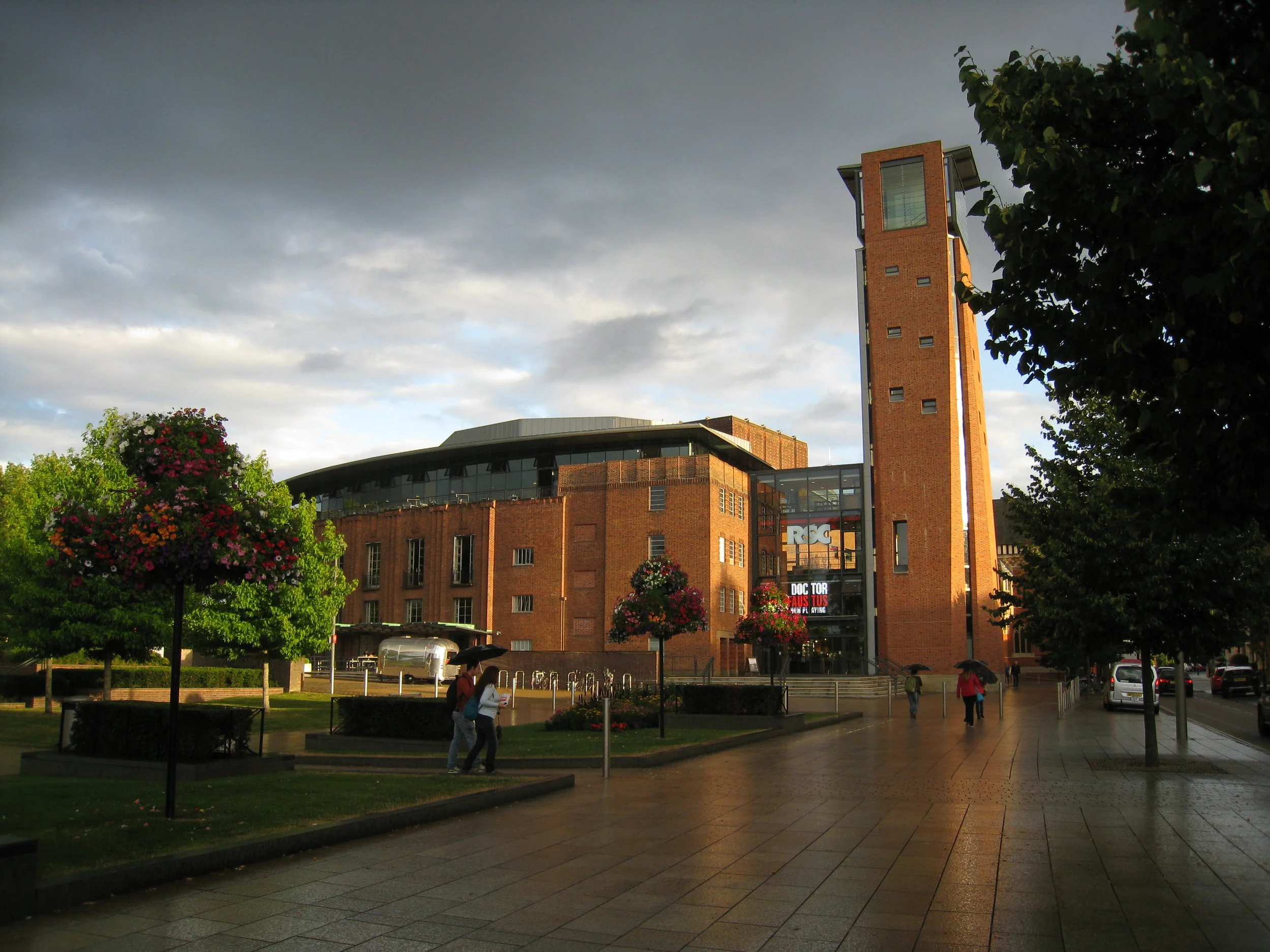 Stratford-upon-Avon--Performing Arts Center 