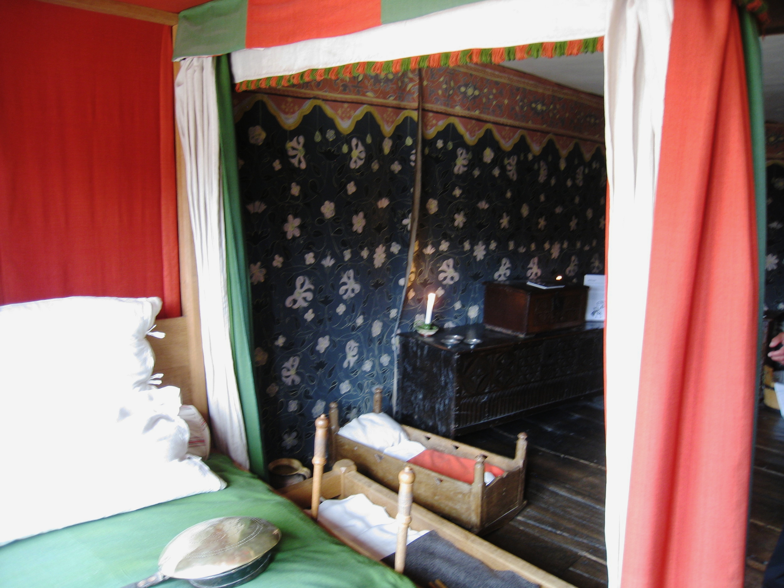 Stratford-upon-Avon--Shakespeare Birthday Trust--Shapespear's Birth Place--Proported parents bedroom with cradle 