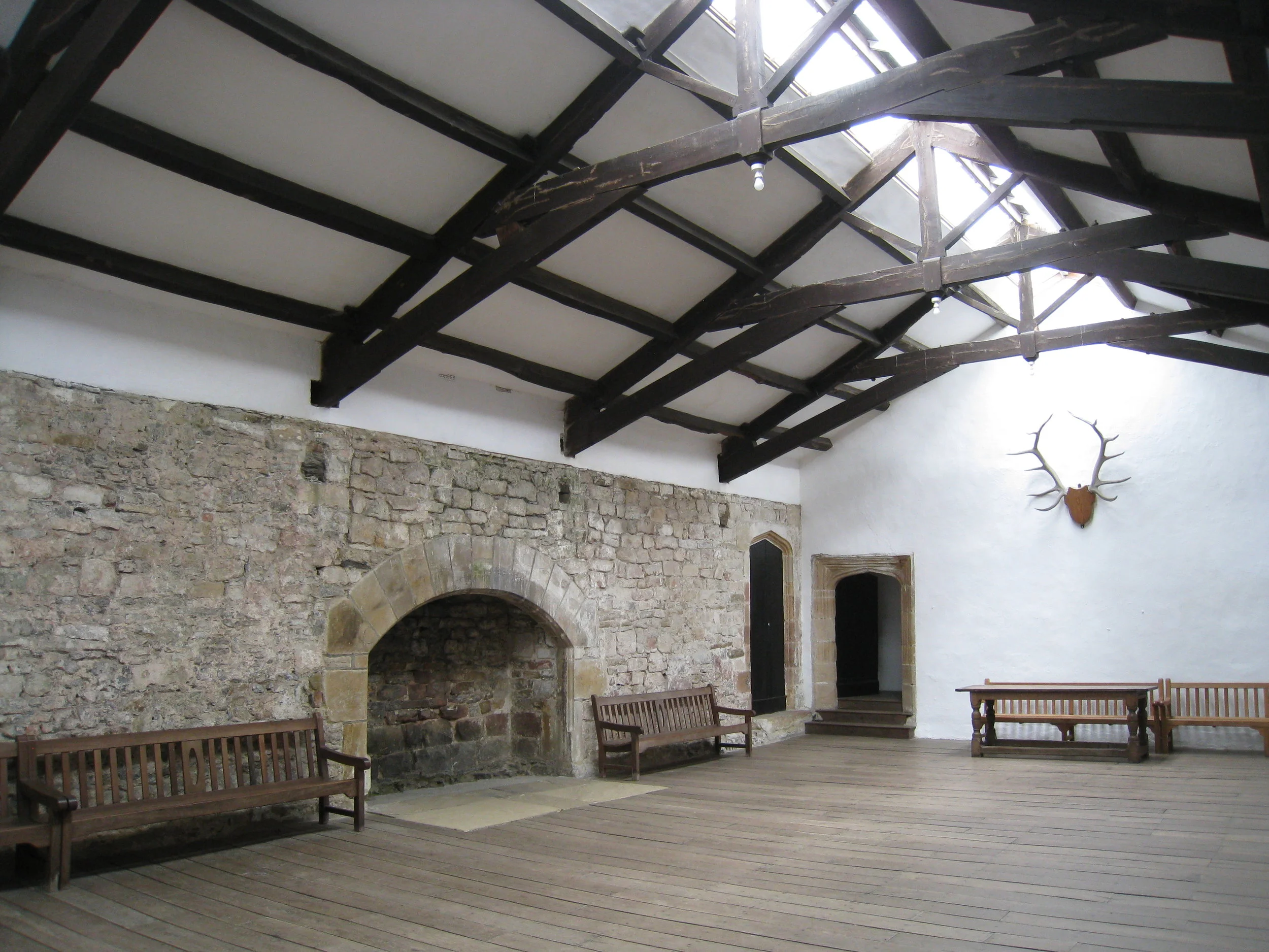  Skipton--Skipton Castle--Banquet hall 