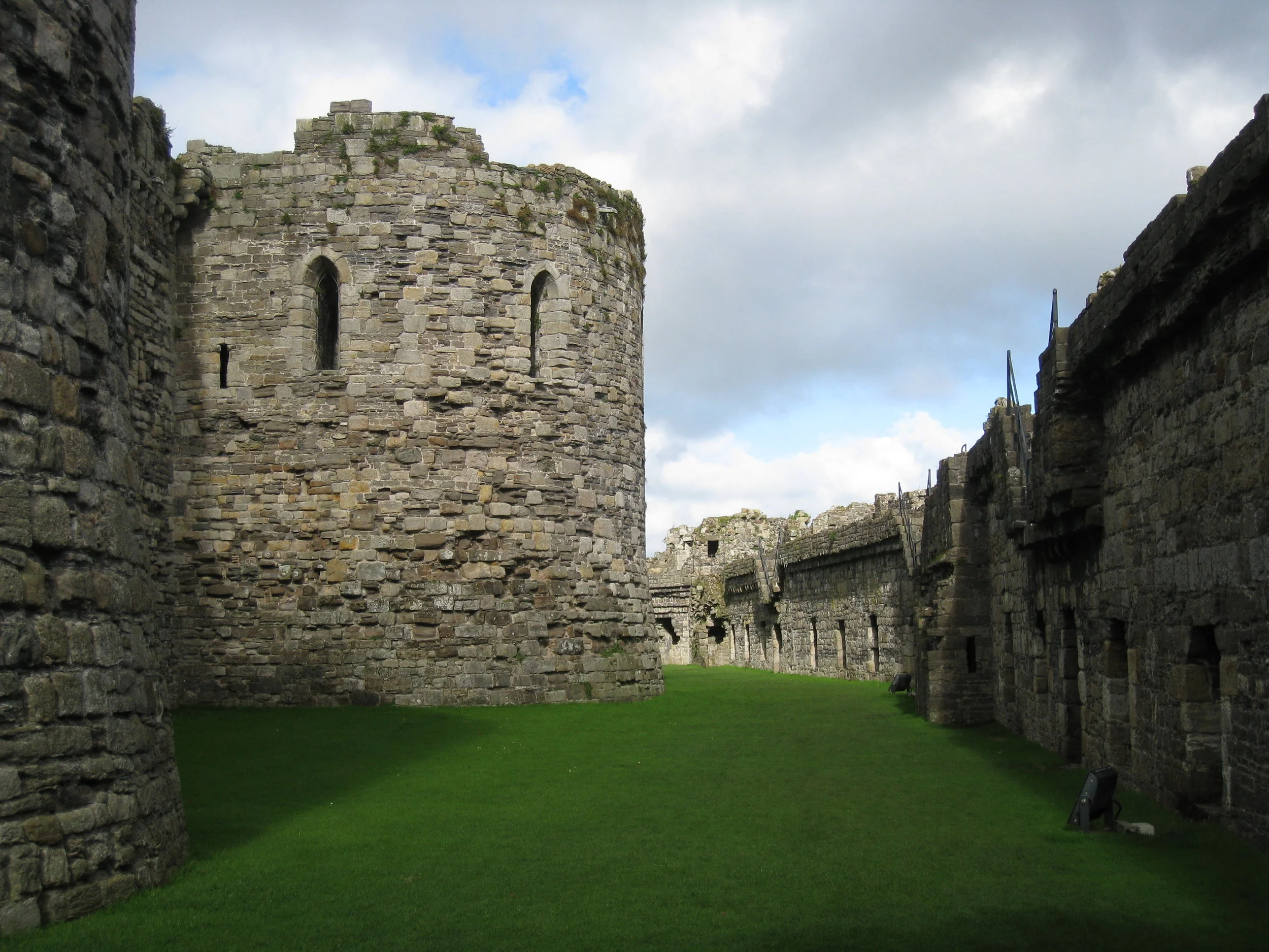  Wales--Beaumaris--Castle outer ward 