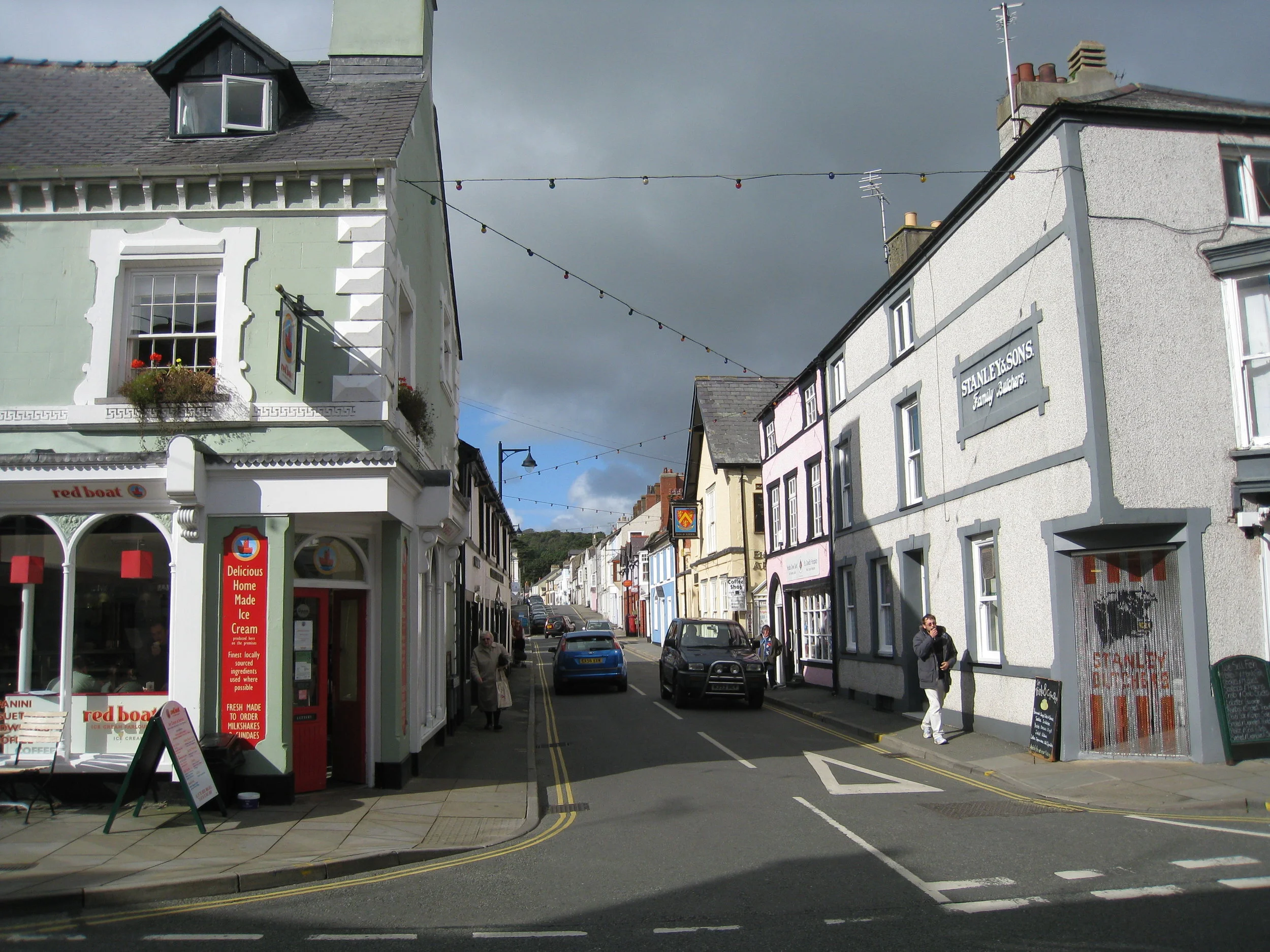  Wales--Beaumaris--Off High Street 