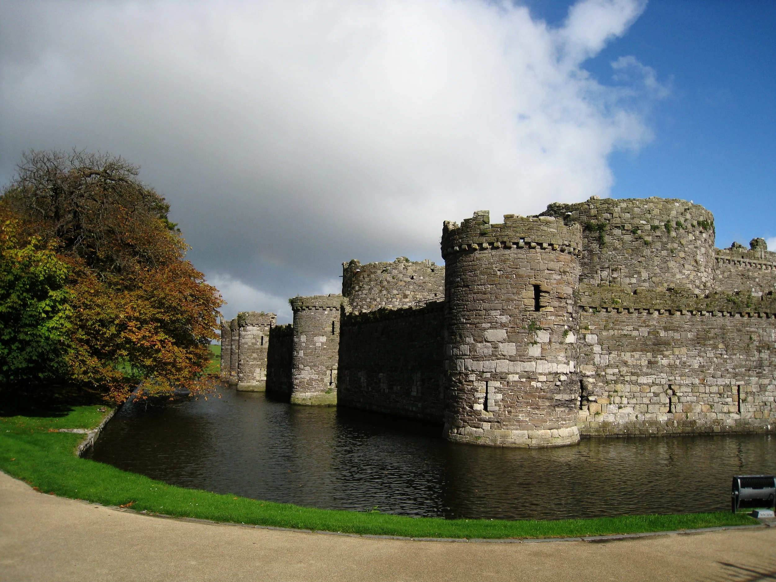  Wales--Beaumaris--Castle 