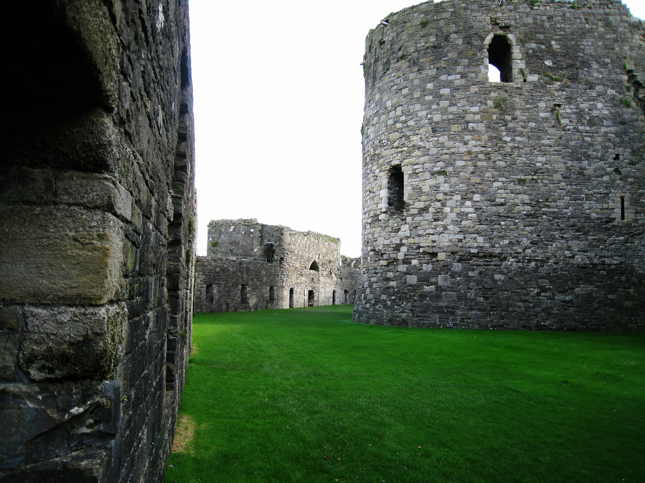  Wales--Beaumaris--Castle inner ward 