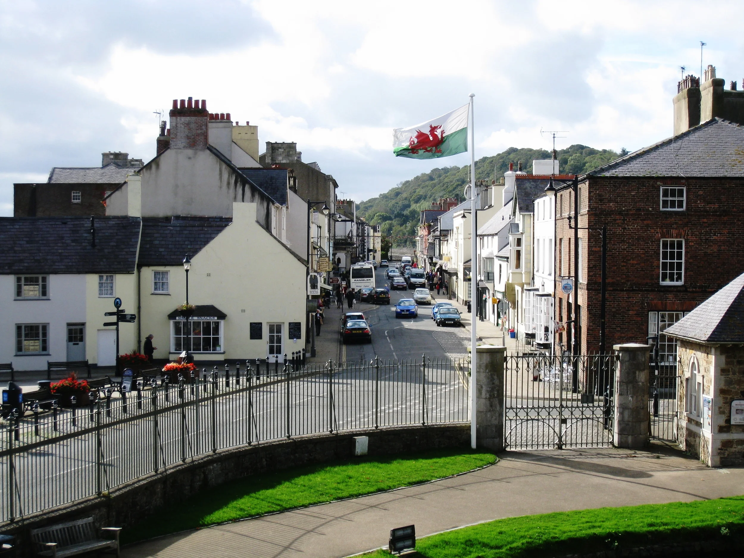  Wales--Beaumaris--High Street 